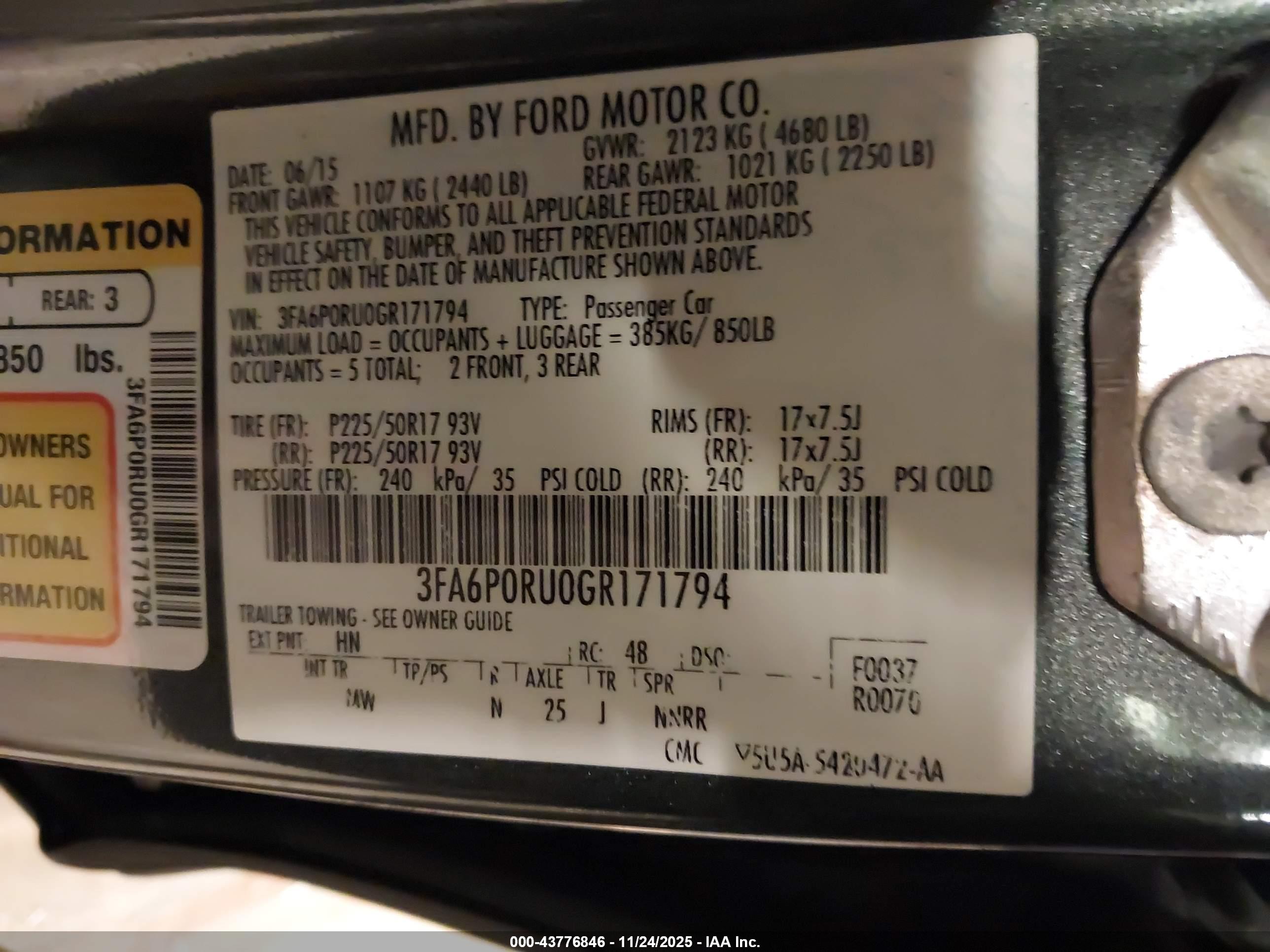 FORD FUSION image 9