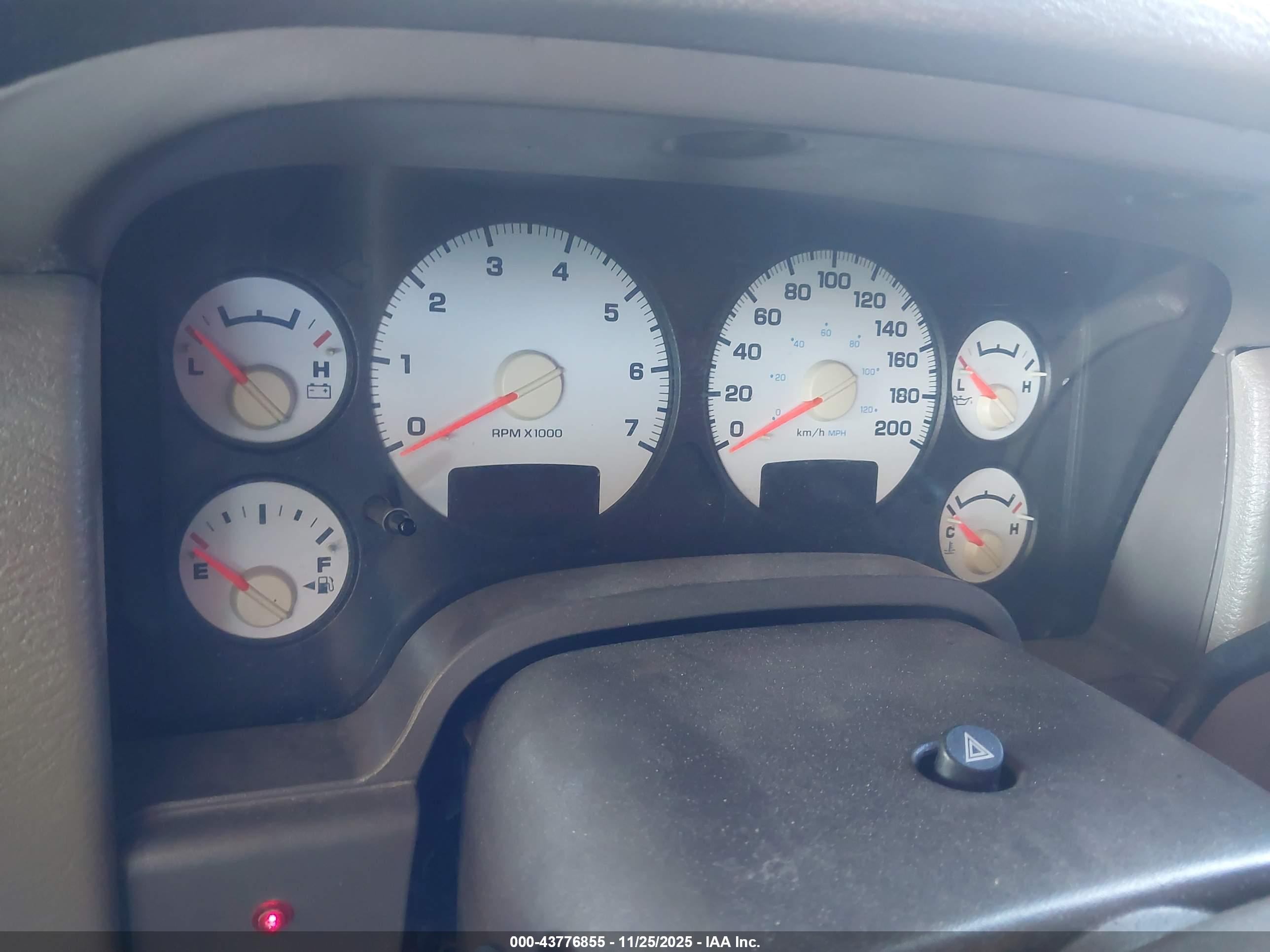 DODGE RAM image 7