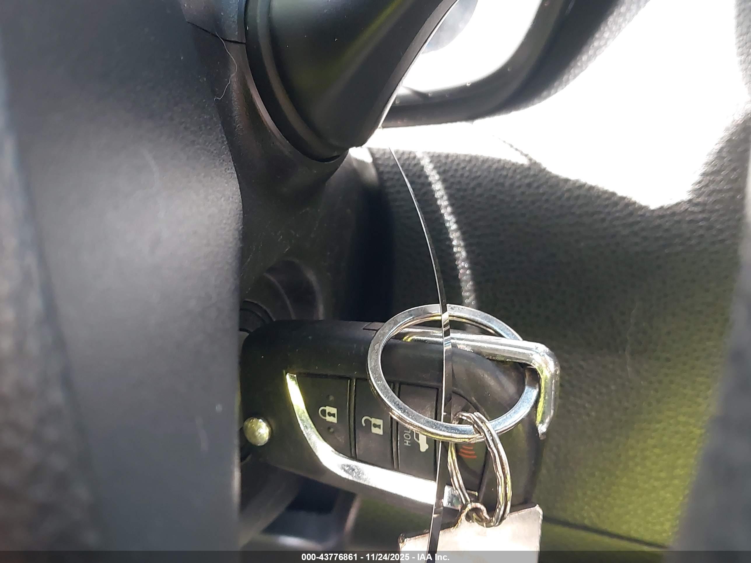 TOYOTA COROLLA image 11