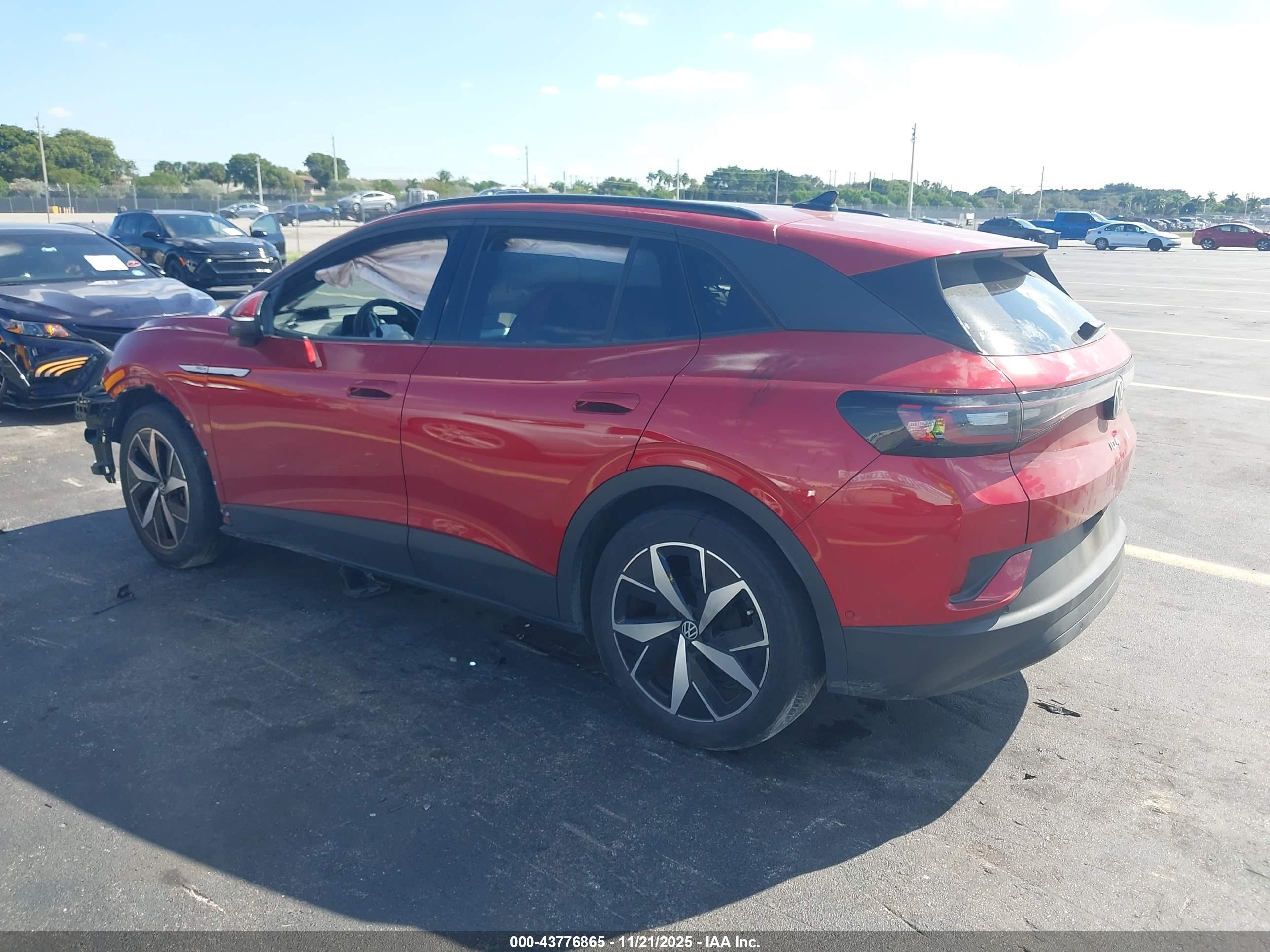 VOLKSWAGEN ID.4 image 3
