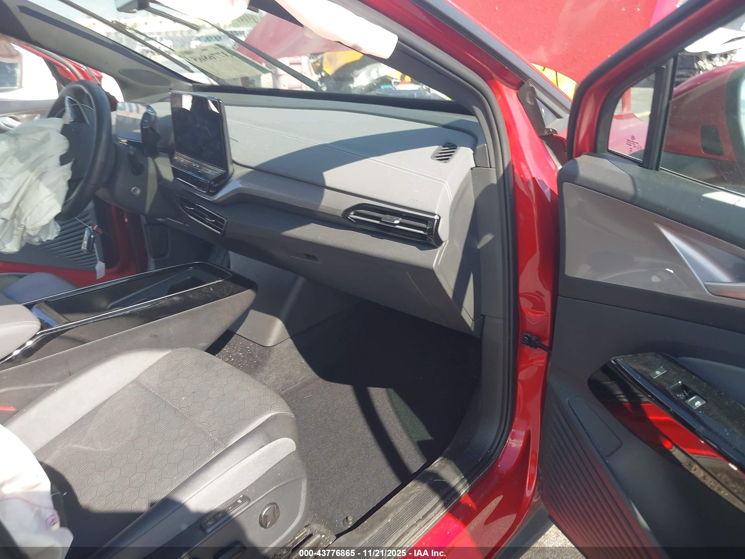 VOLKSWAGEN ID.4 image 5