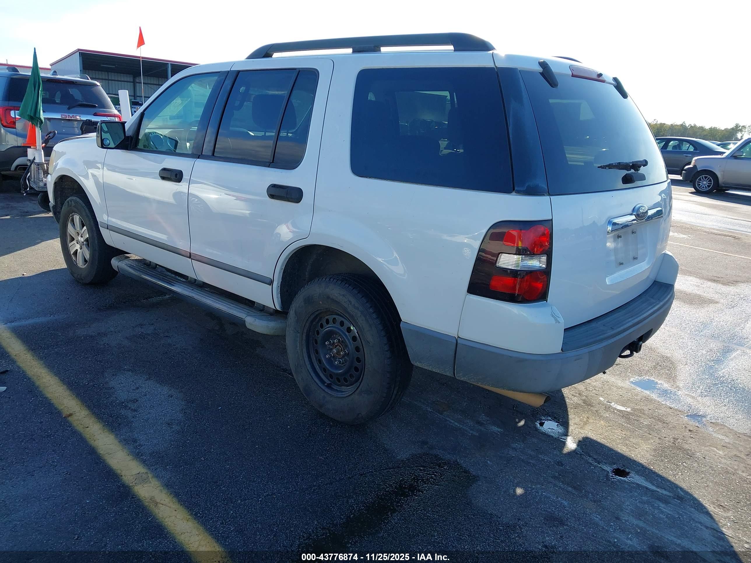 FORD EXPLORER image 3