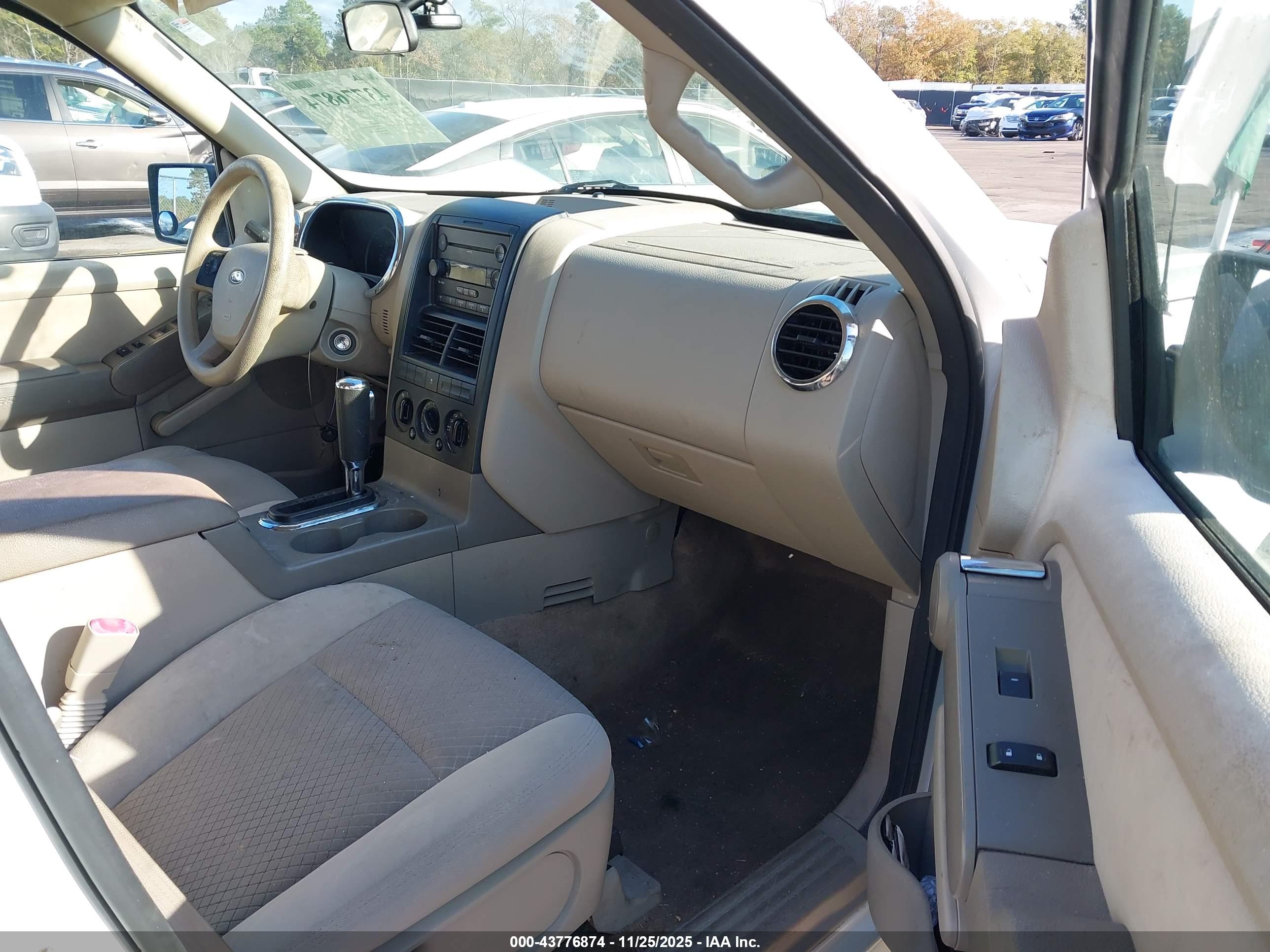 FORD EXPLORER image 5
