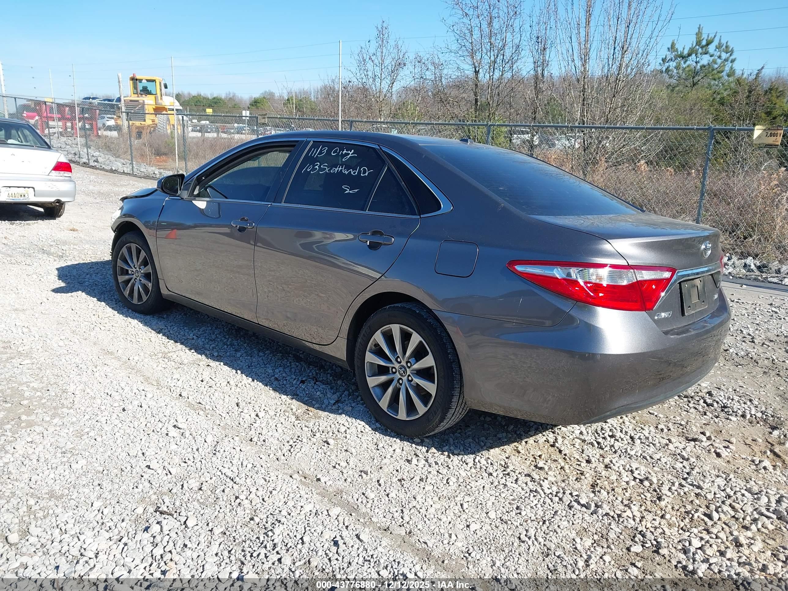 TOYOTA CAMRY image 3