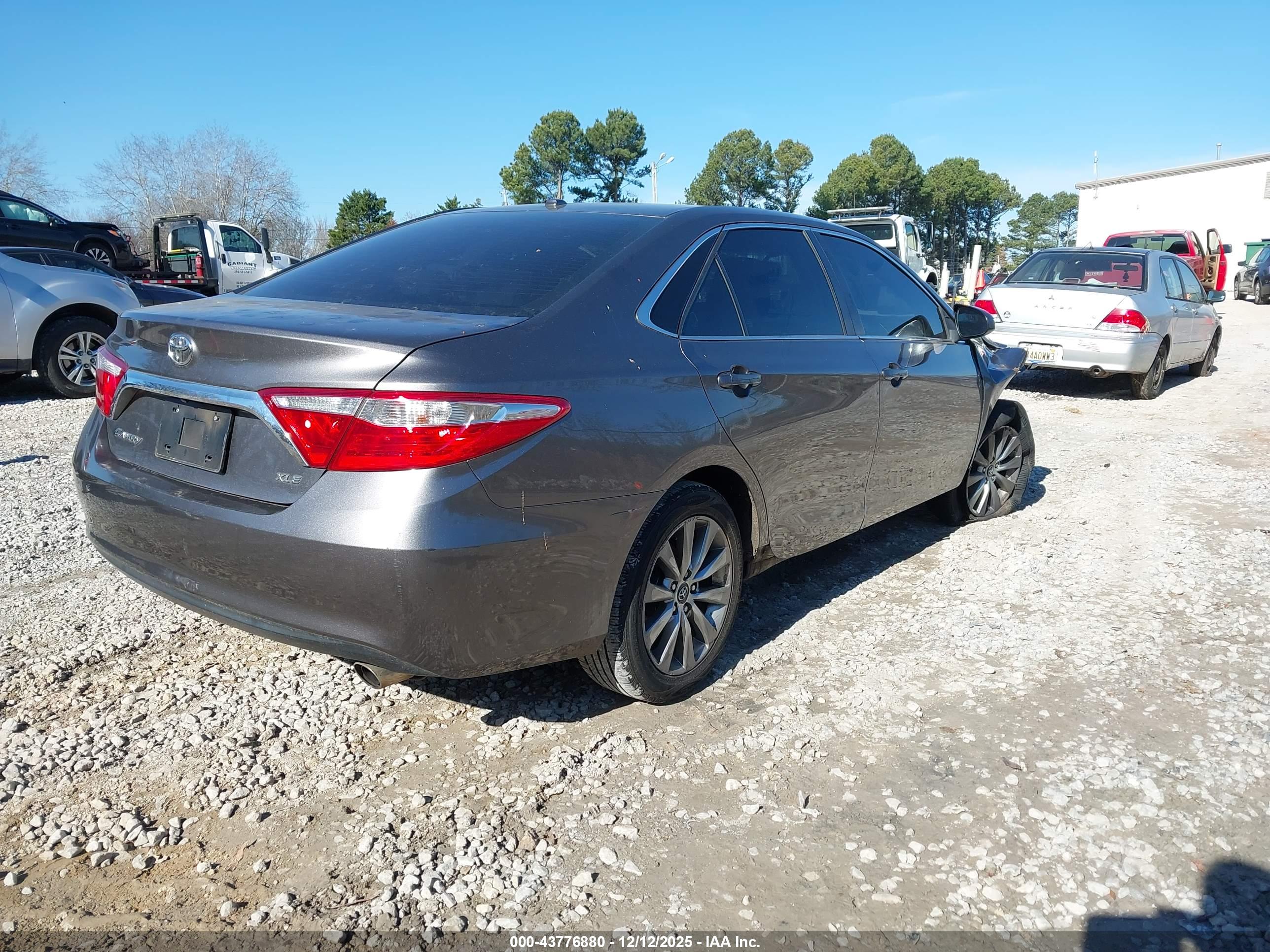TOYOTA CAMRY image 4