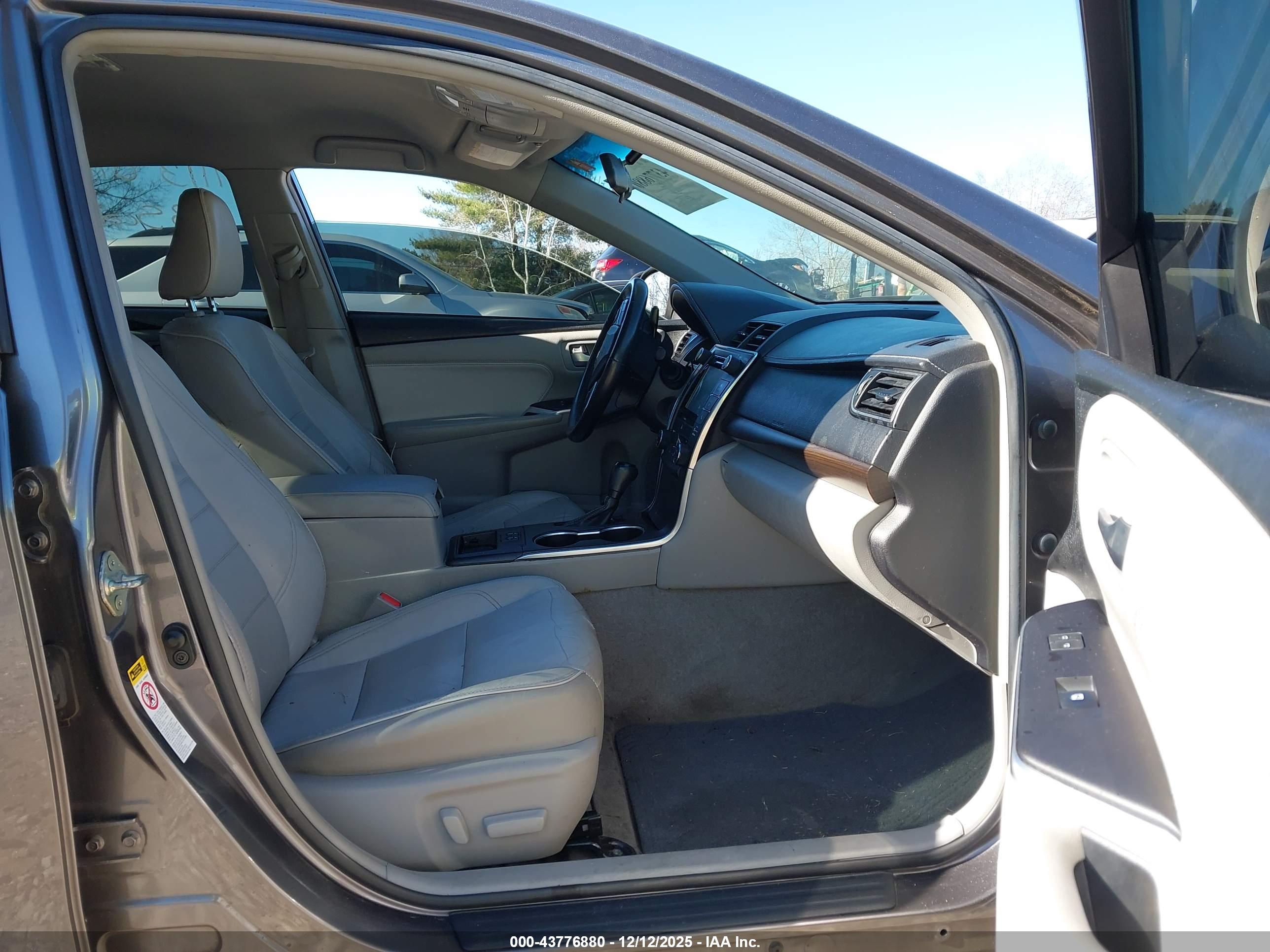 TOYOTA CAMRY image 5