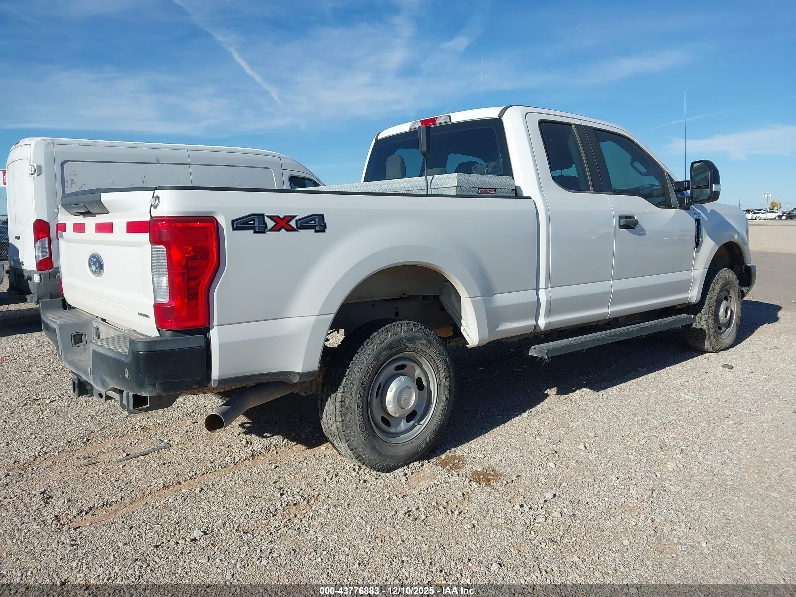 FORD F-250 image 4