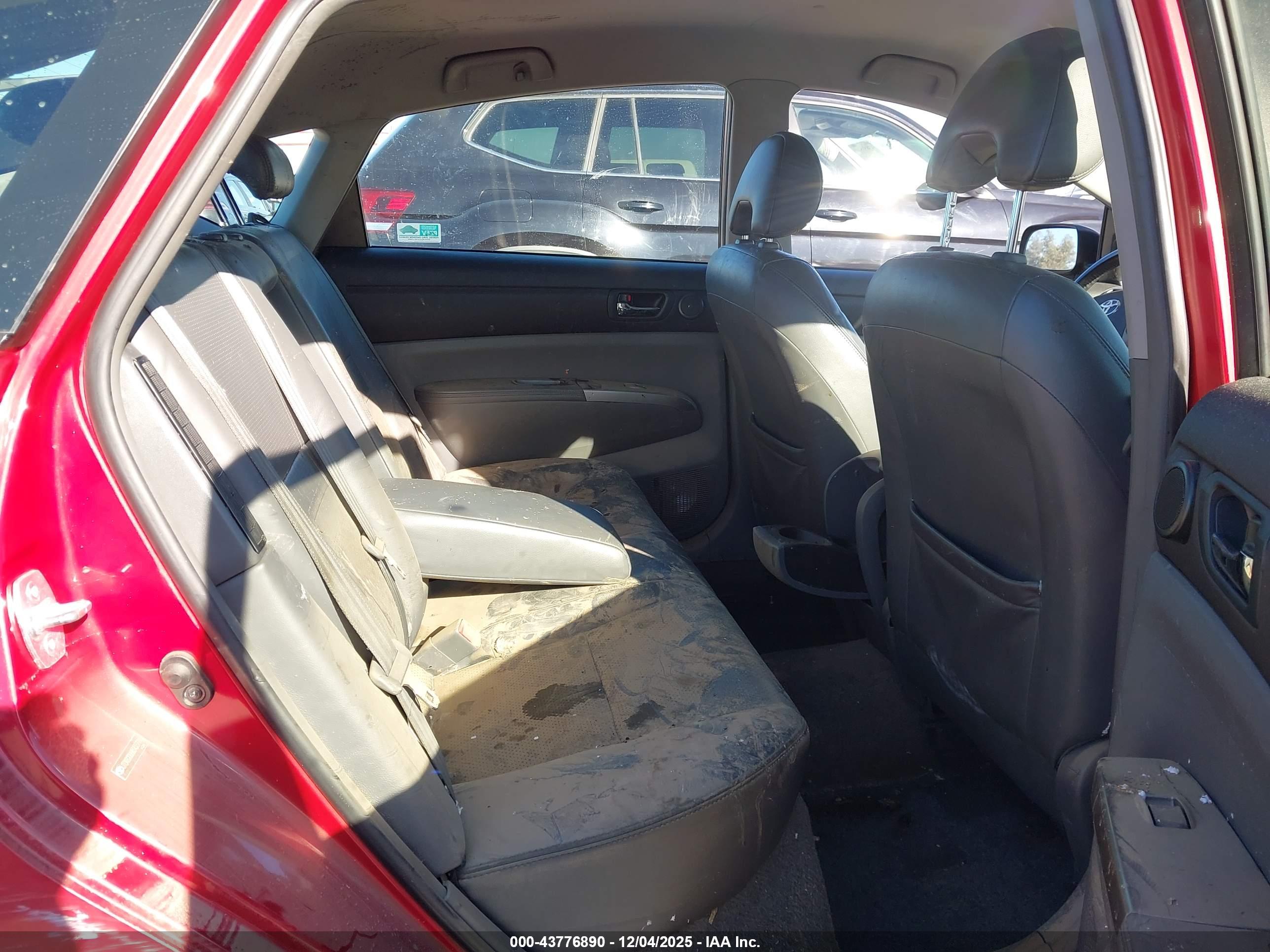TOYOTA PRIUS image 8