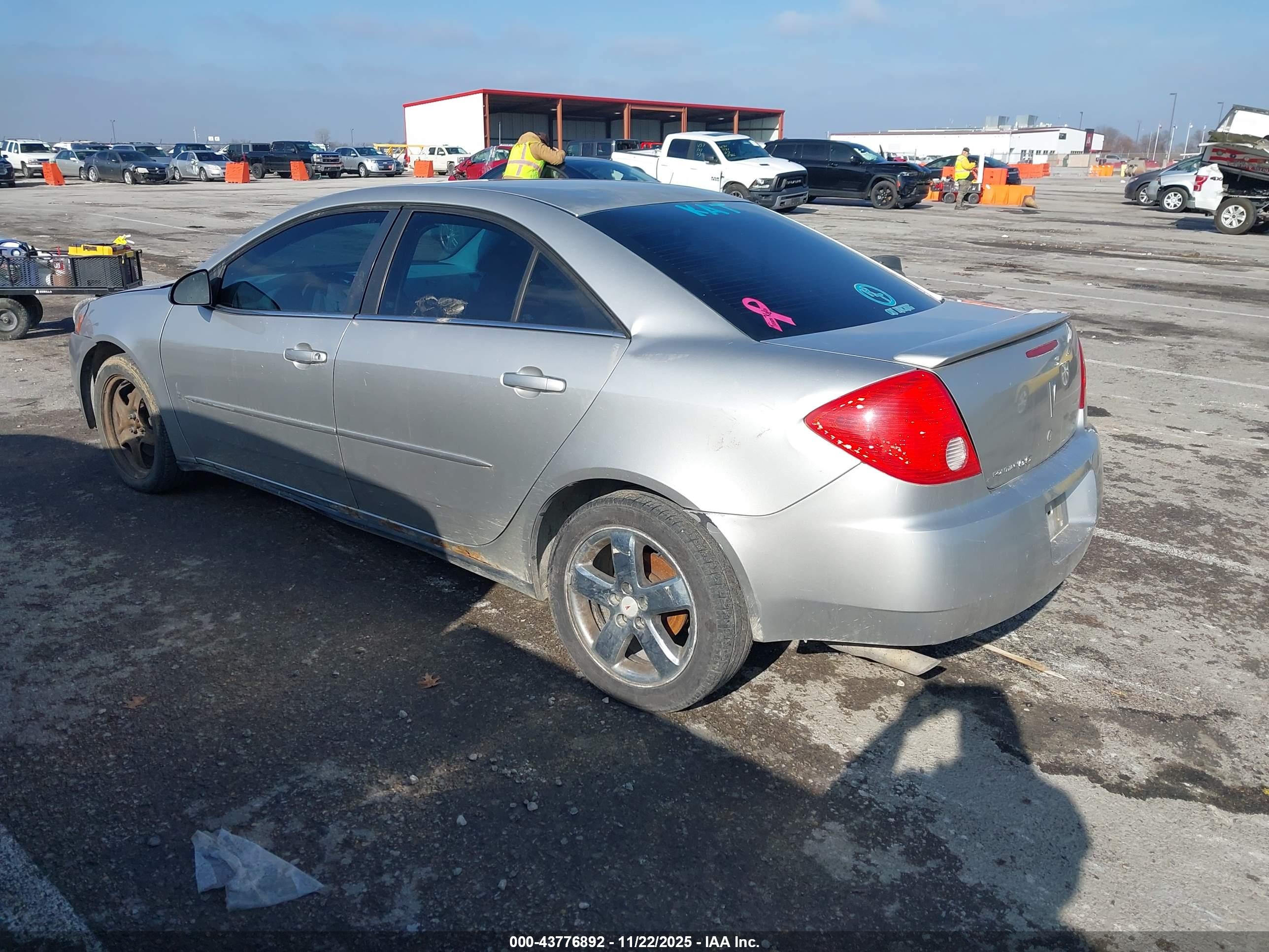 PONTIAC G6 image 3