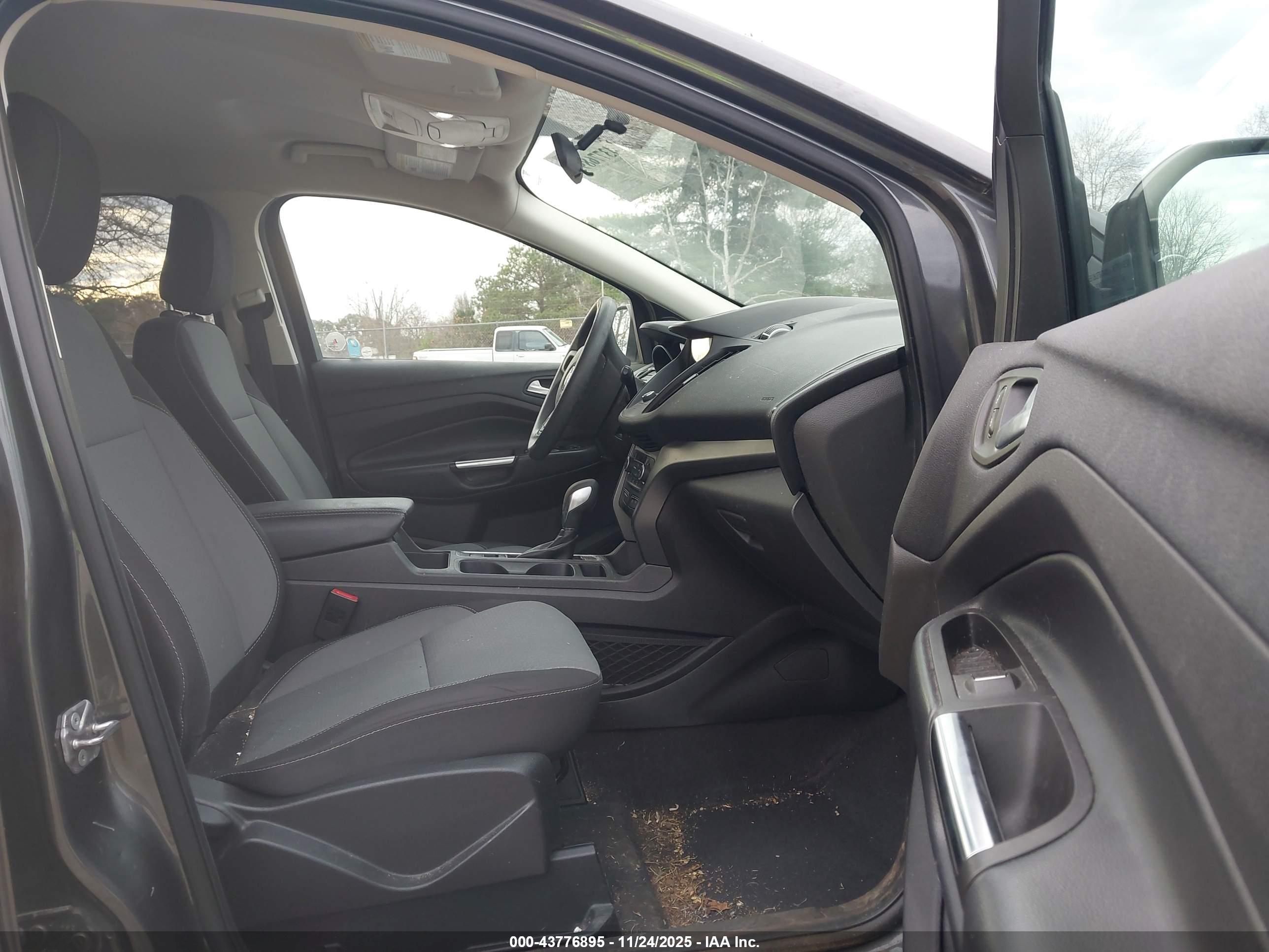 FORD ESCAPE image 5