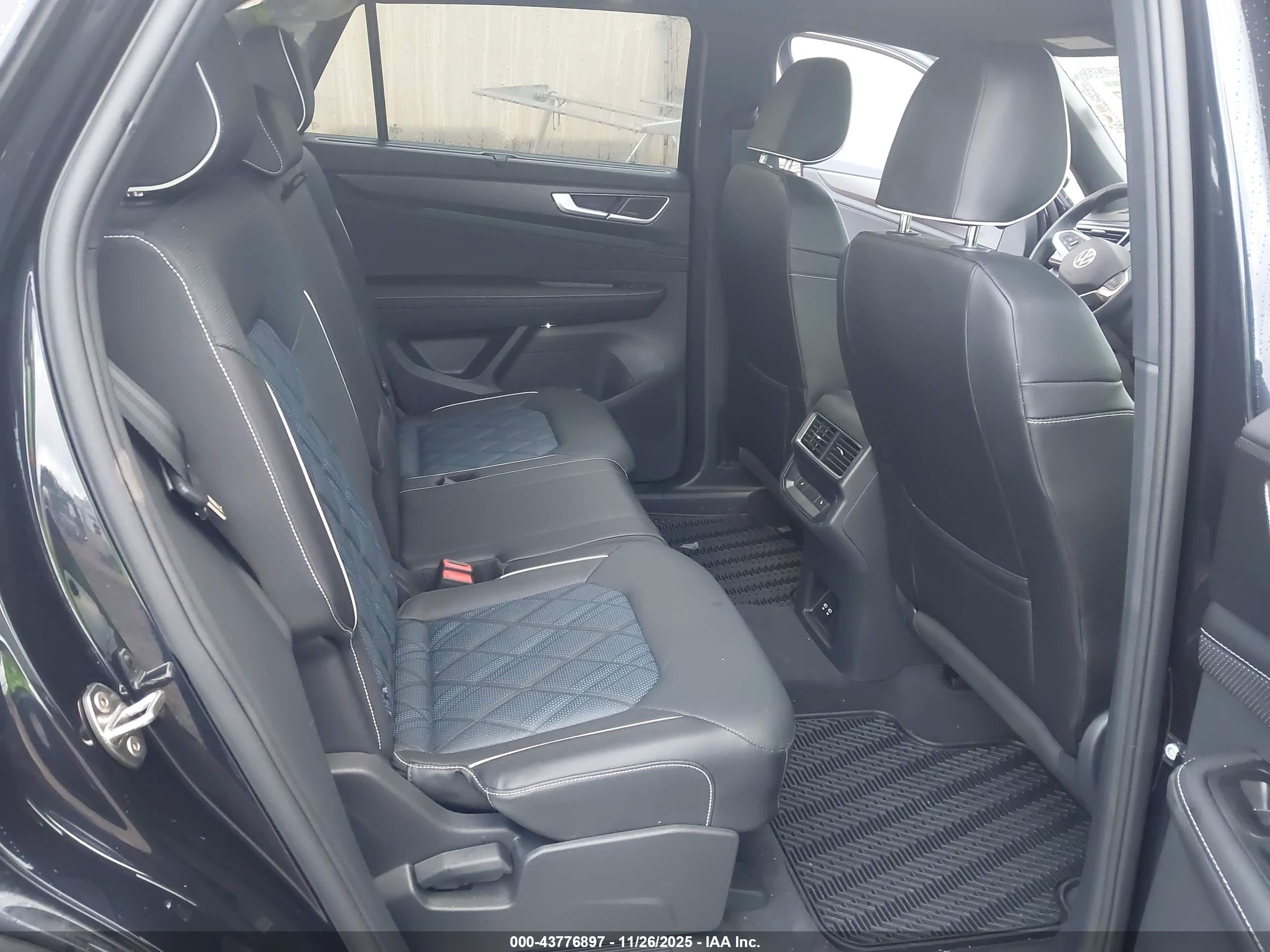VOLKSWAGEN ATLAS image 8