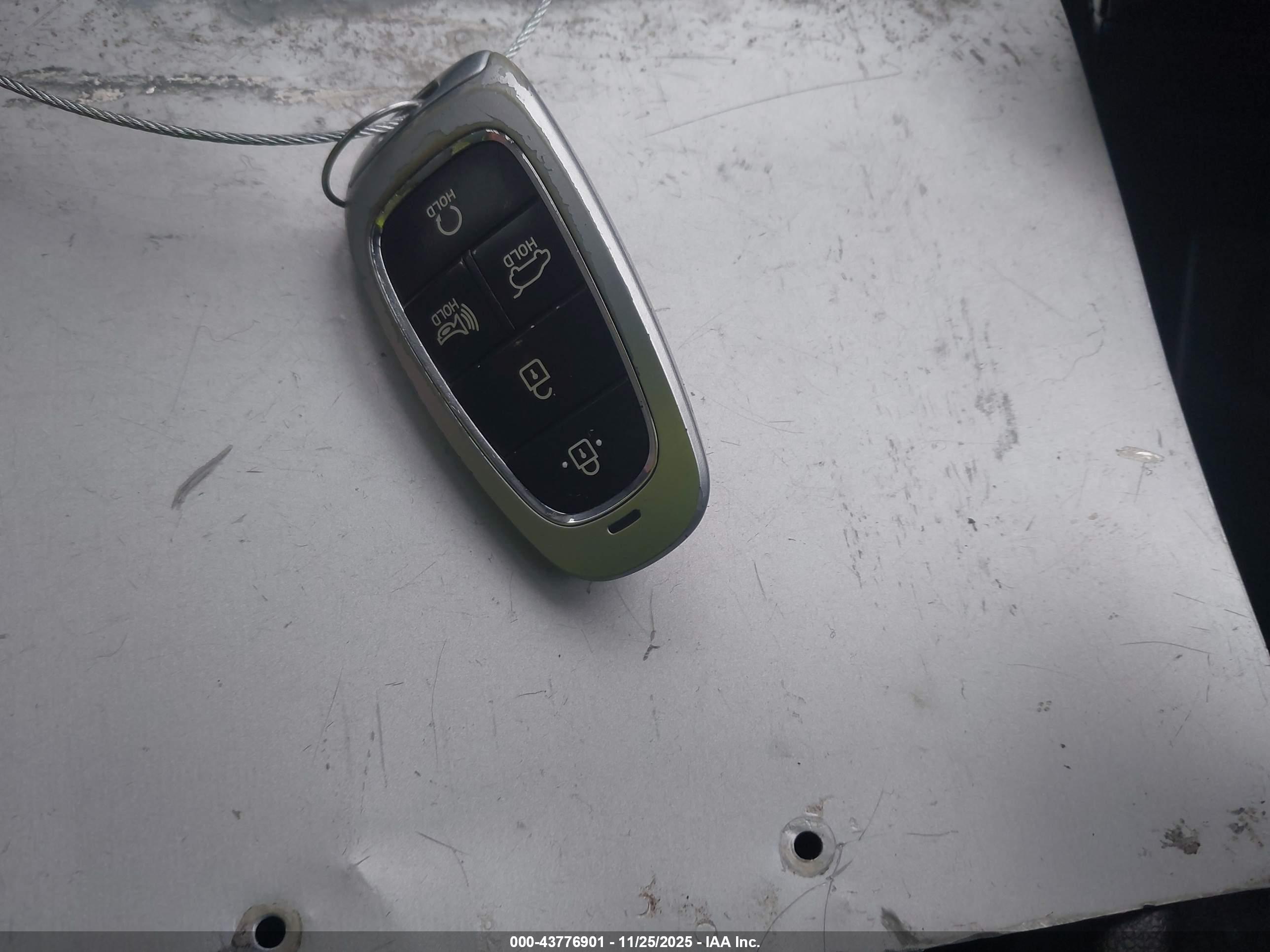 HYUNDAI TUCSON image 11