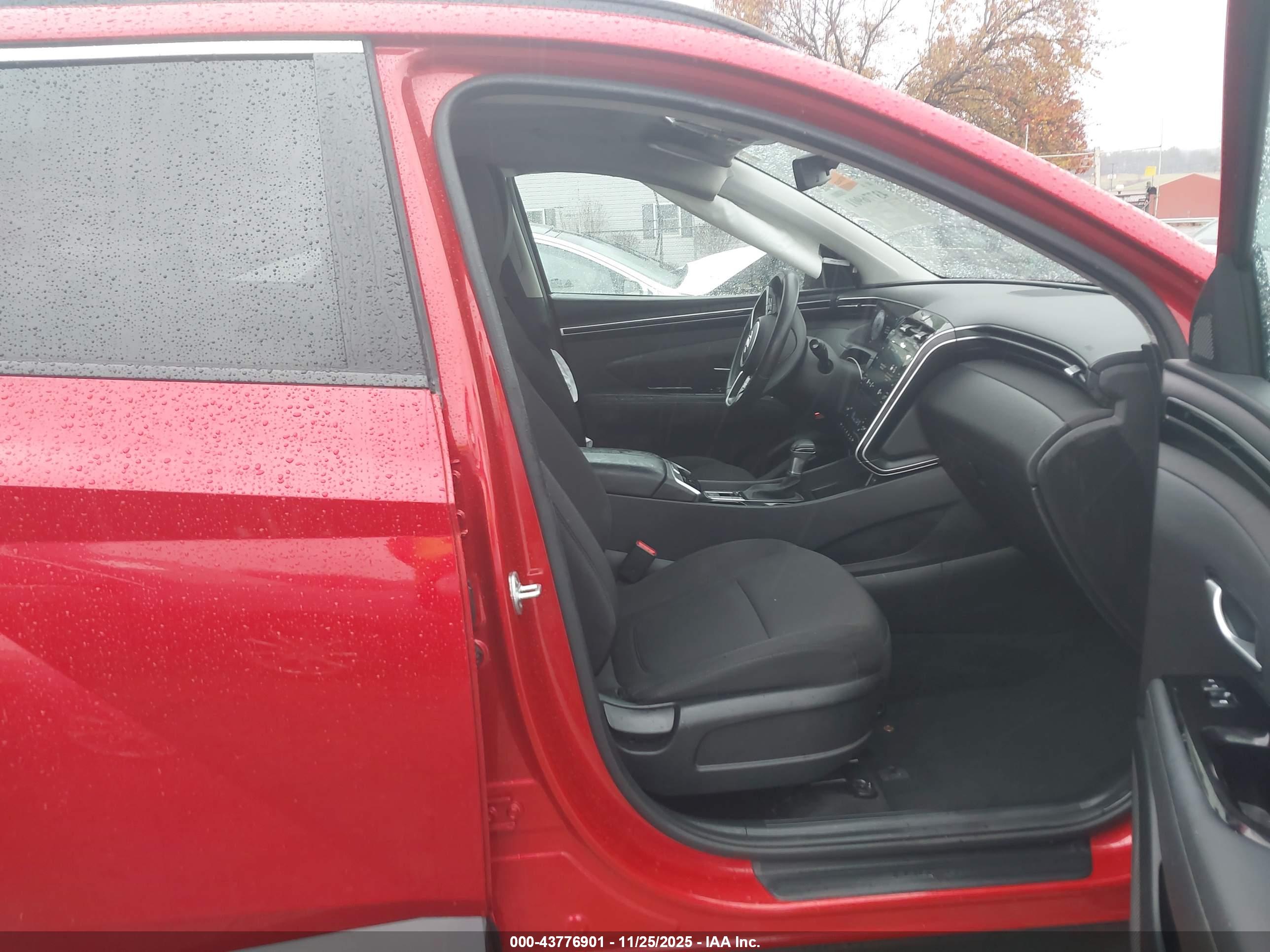 HYUNDAI TUCSON image 5
