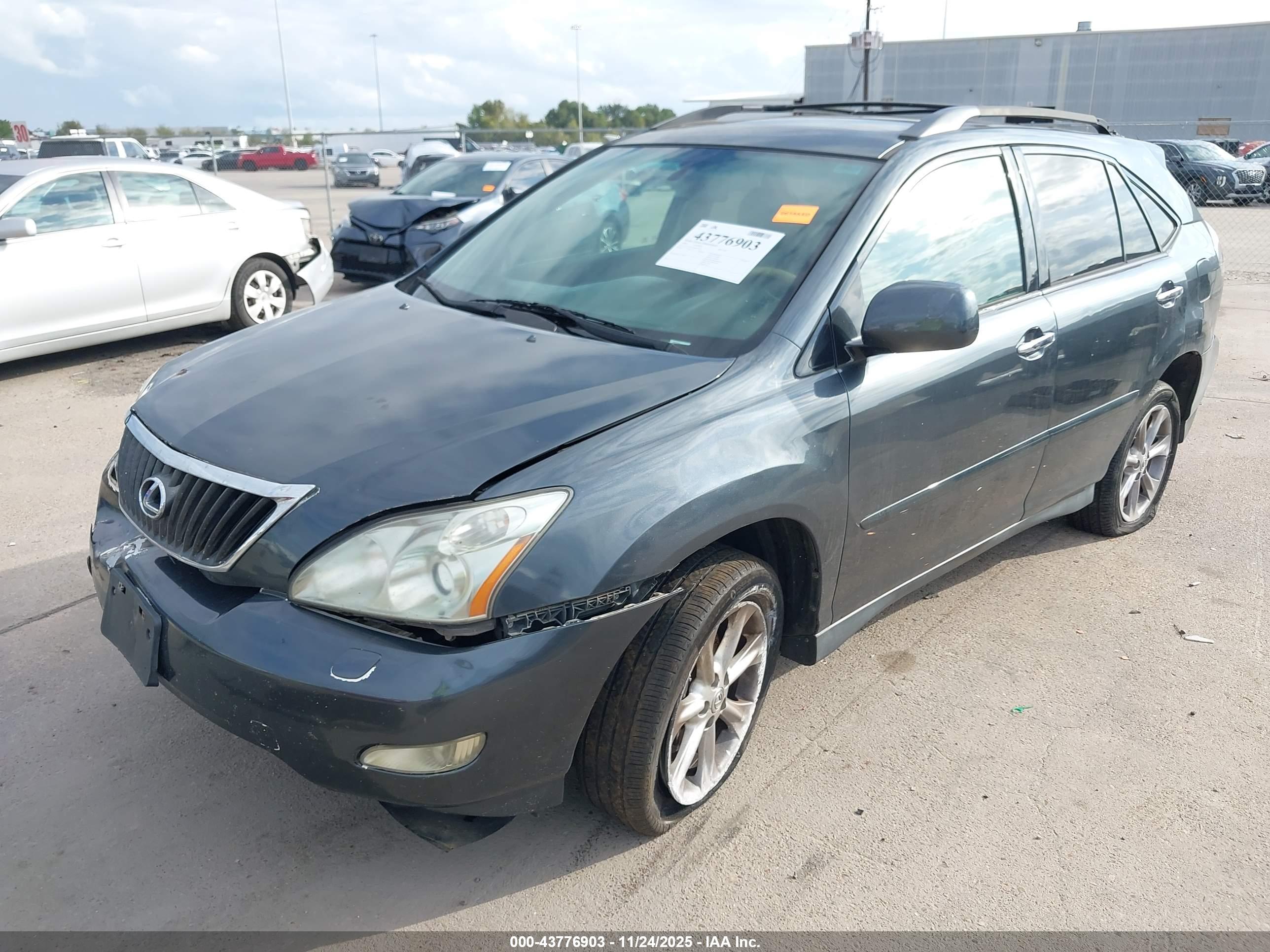 LEXUS RX image 2