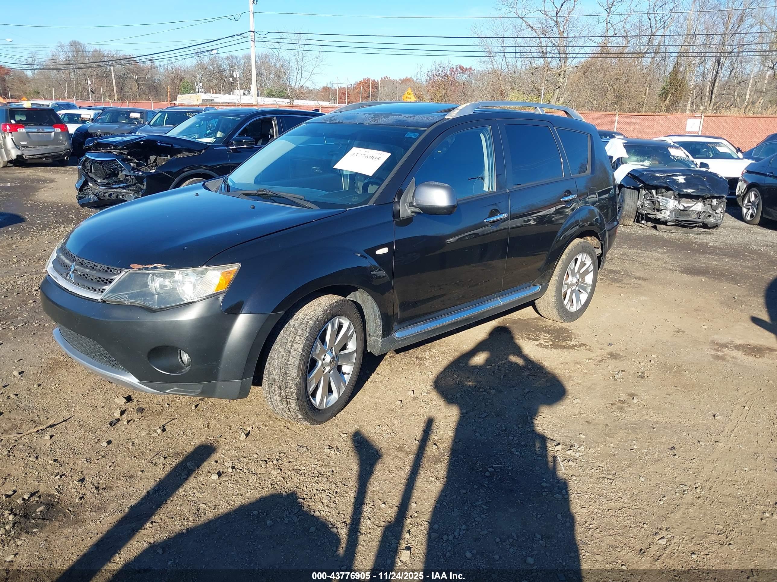 MITSUBISHI OUTLANDER image 2