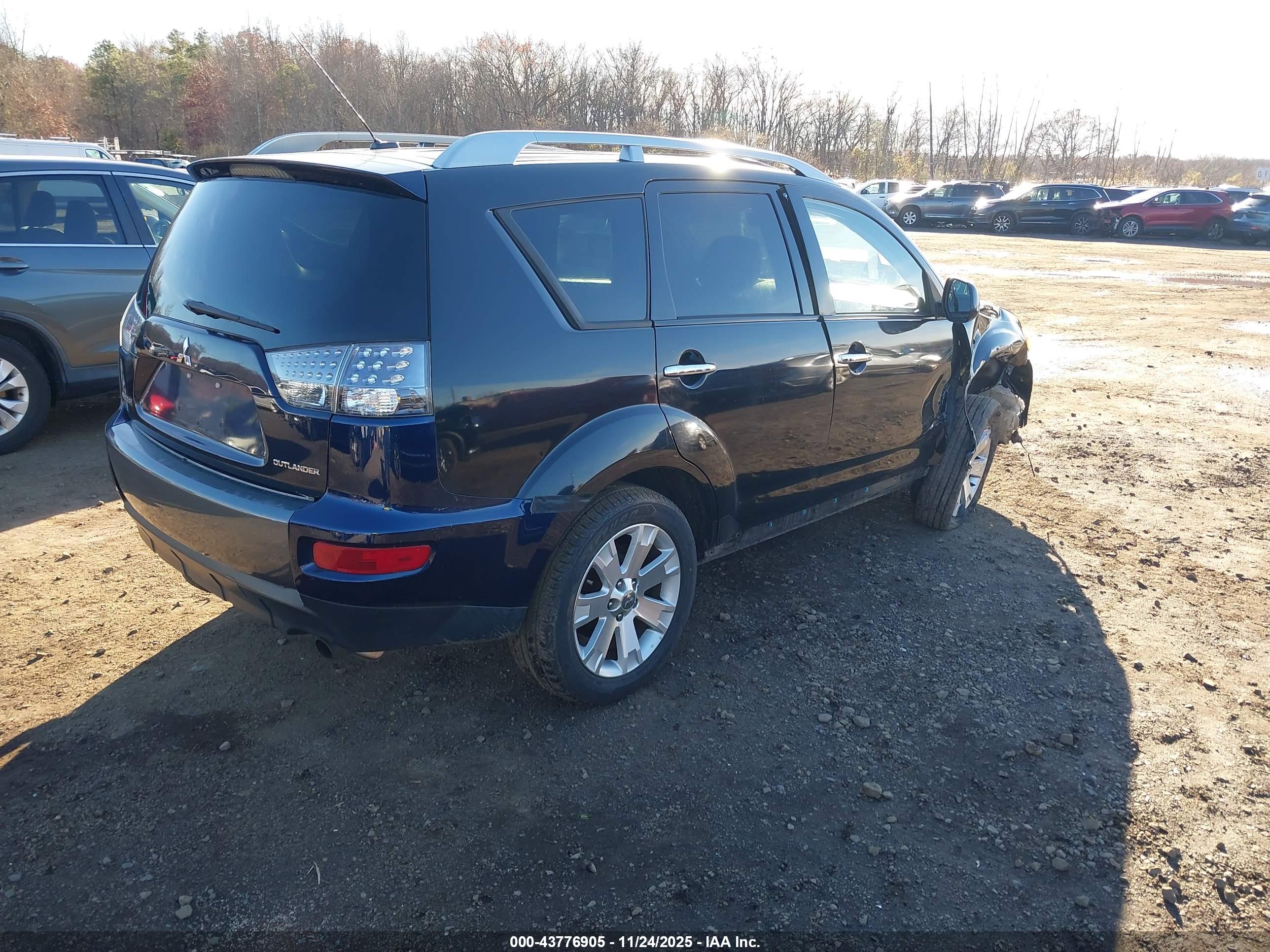 MITSUBISHI OUTLANDER image 4