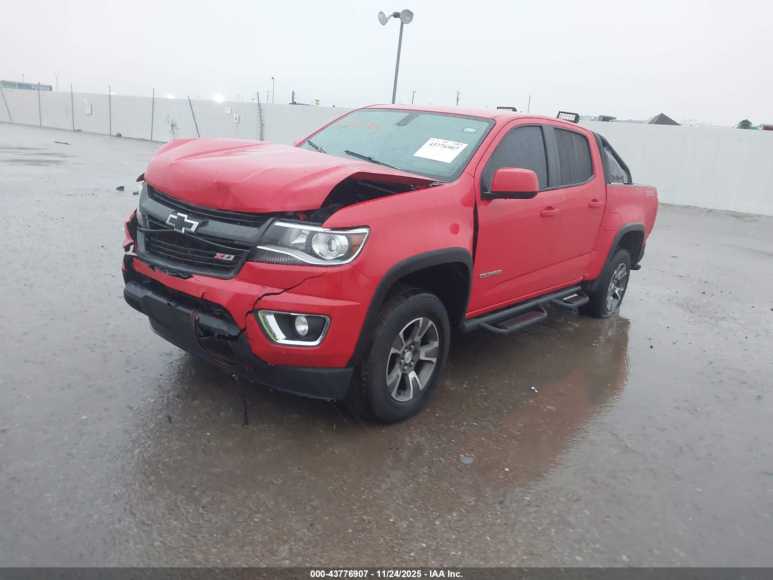 CHEVROLET COLORADO image 2