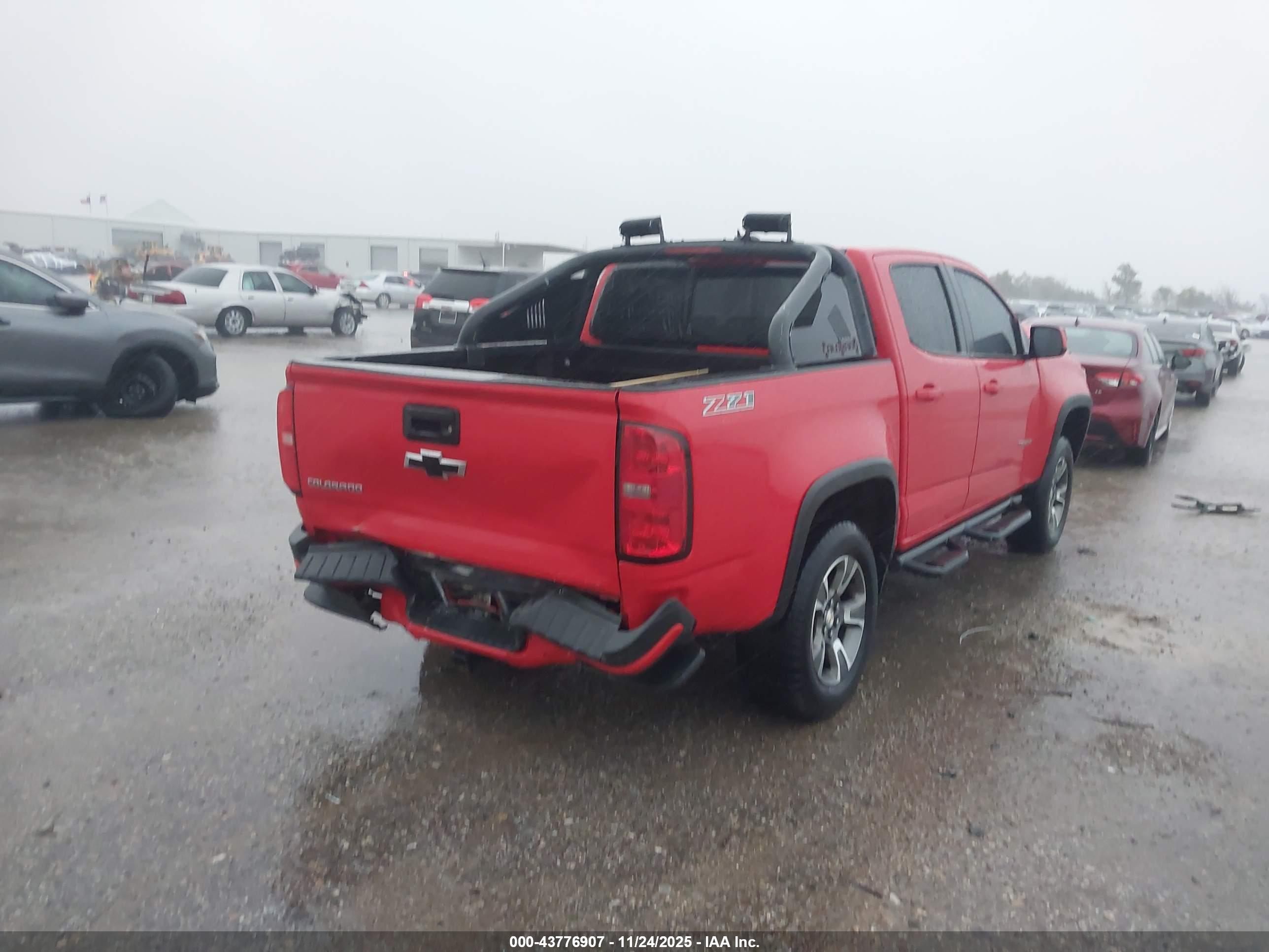 CHEVROLET COLORADO image 4