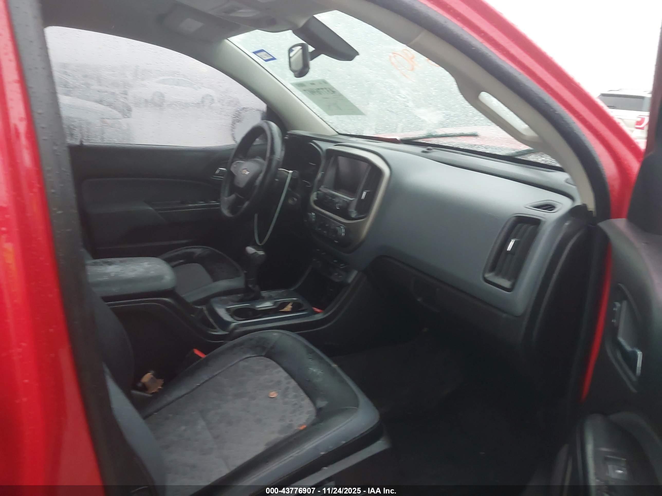 CHEVROLET COLORADO image 5