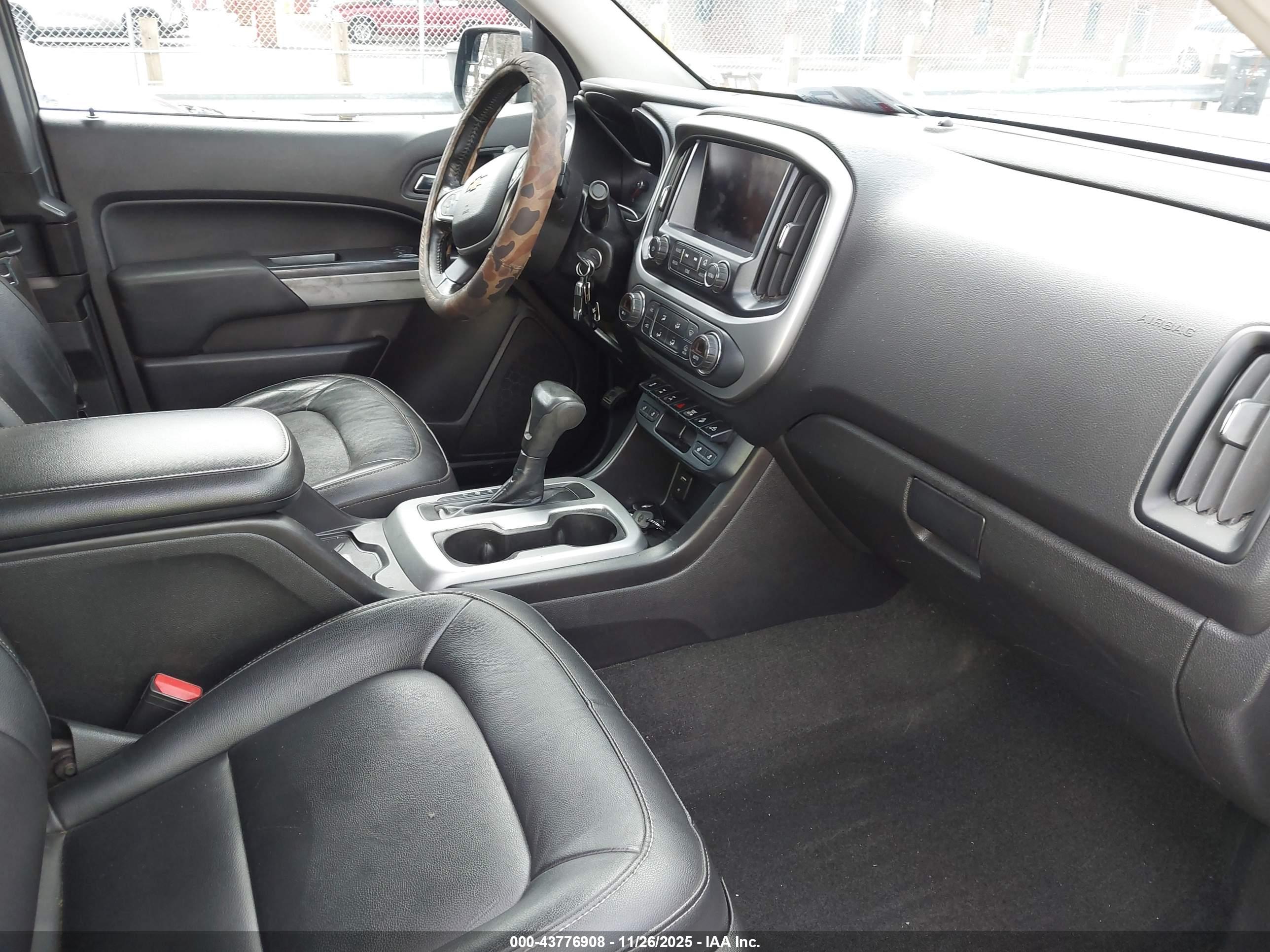 CHEVROLET COLORADO image 5
