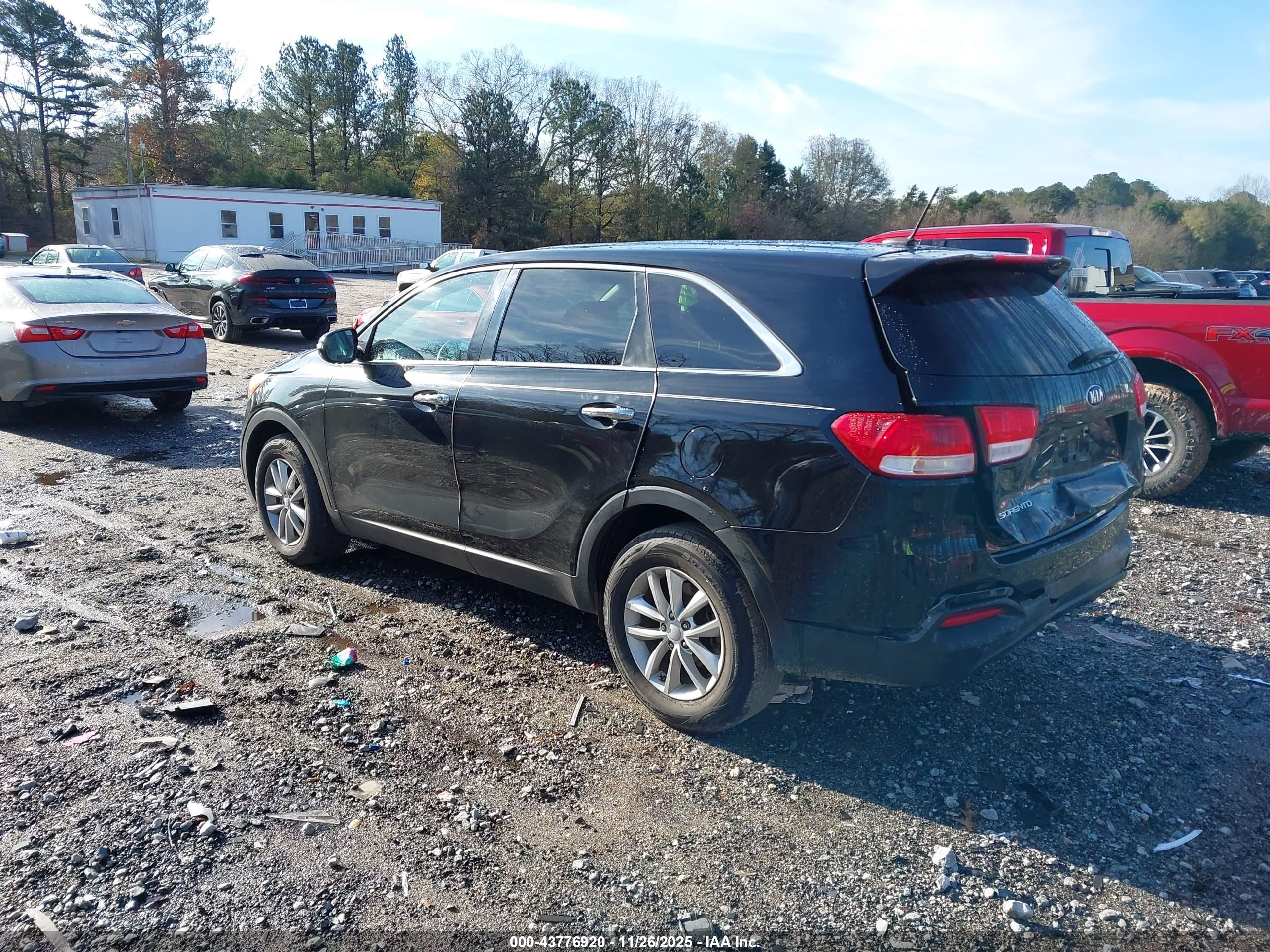 KIA SORENTO image 3