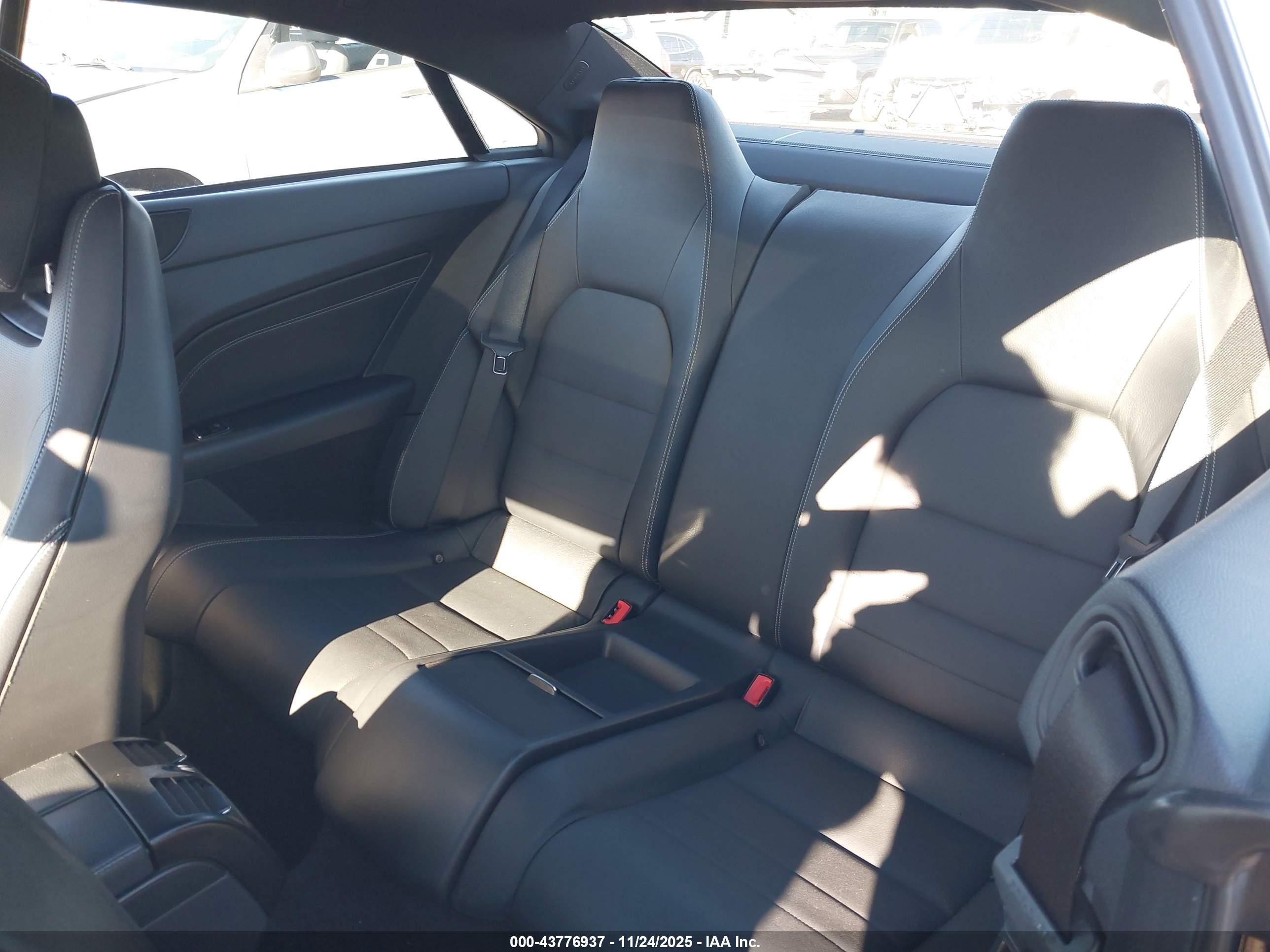 MERCEDES-BENZ E image 8