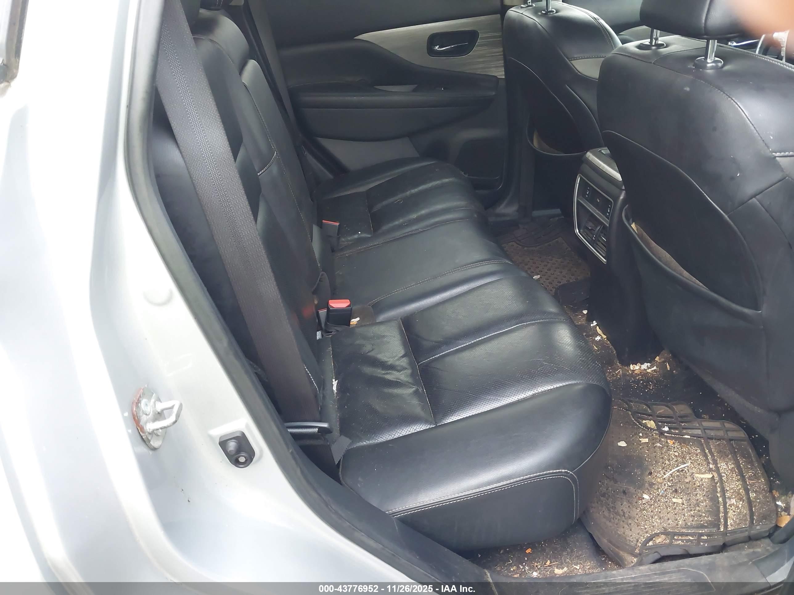 NISSAN MURANO image 8