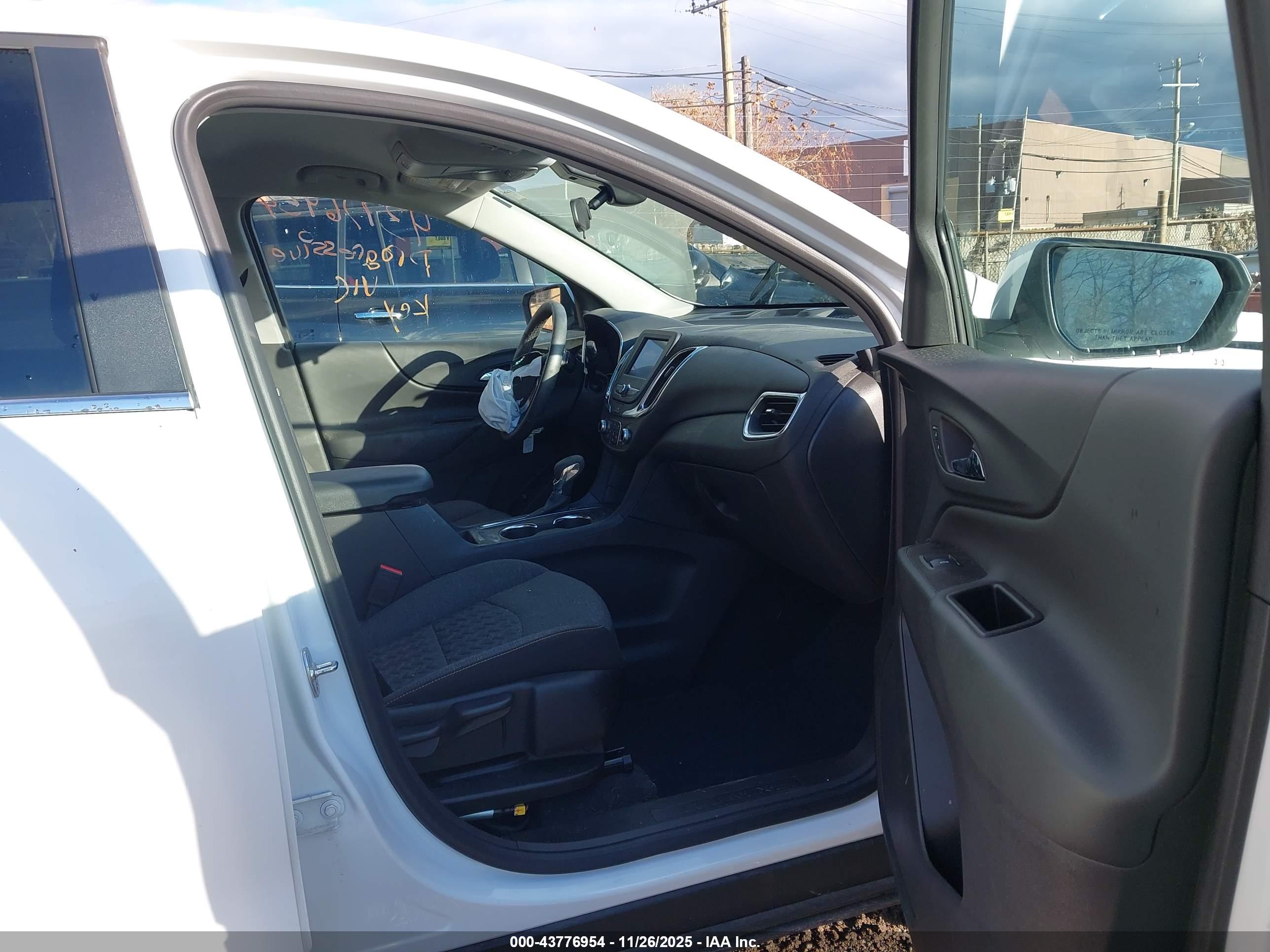 CHEVROLET EQUINOX image 5