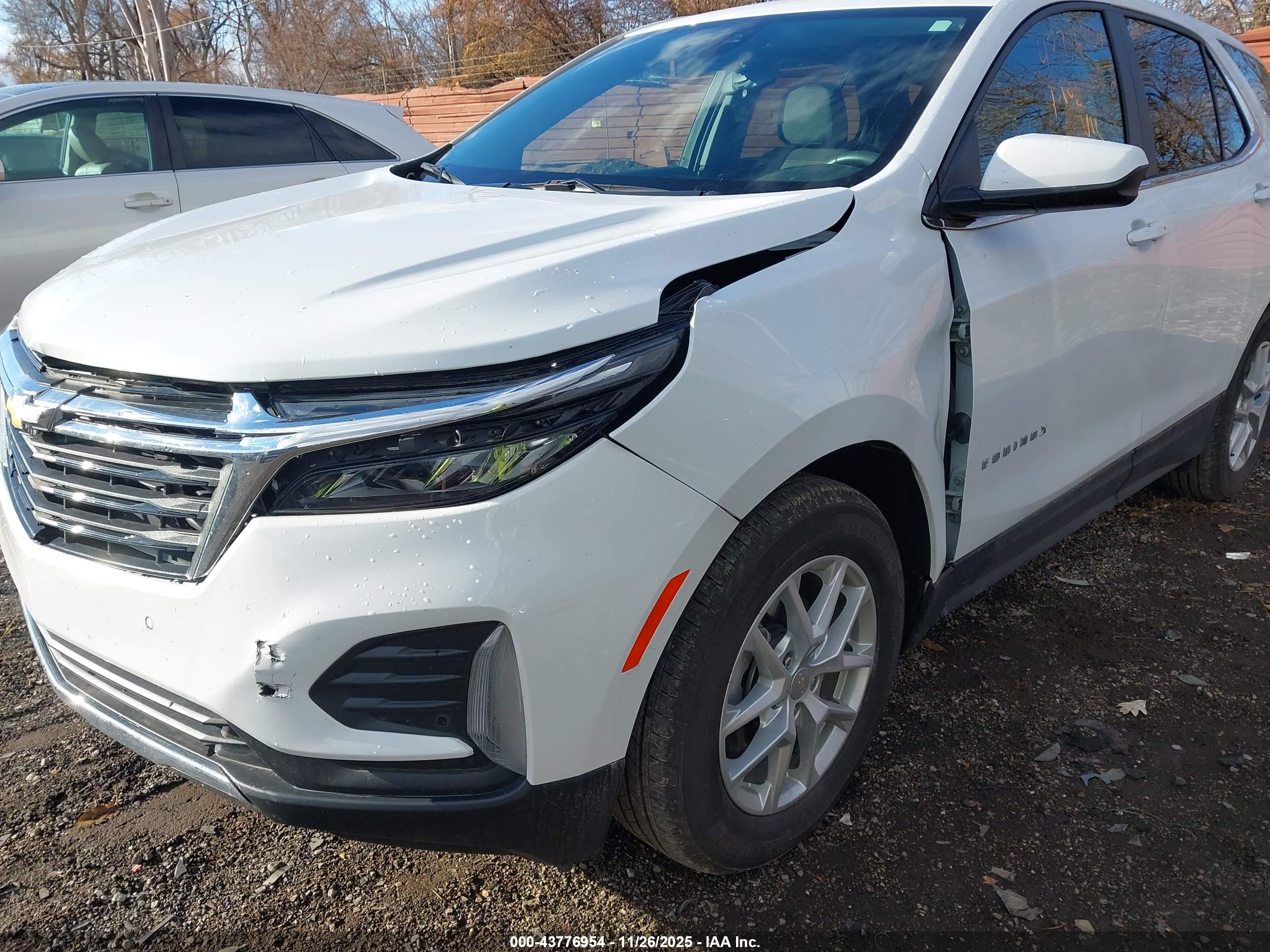 CHEVROLET EQUINOX image 6