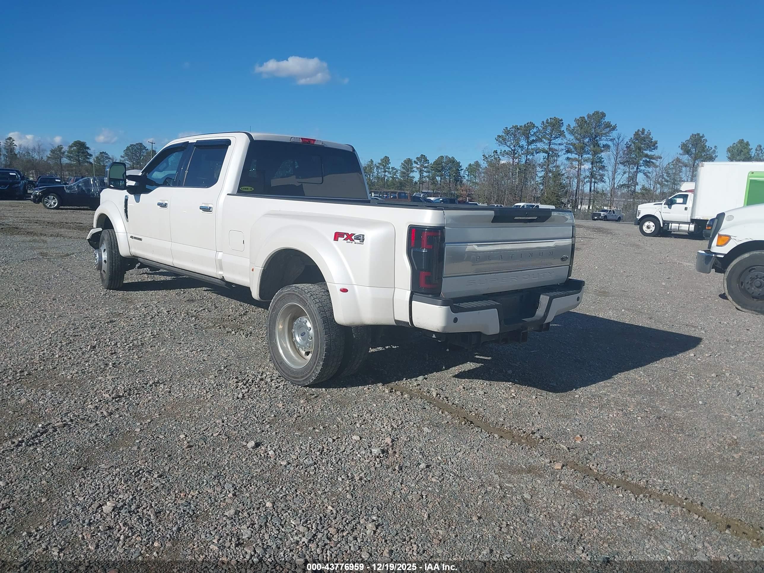 FORD SUPER image 3