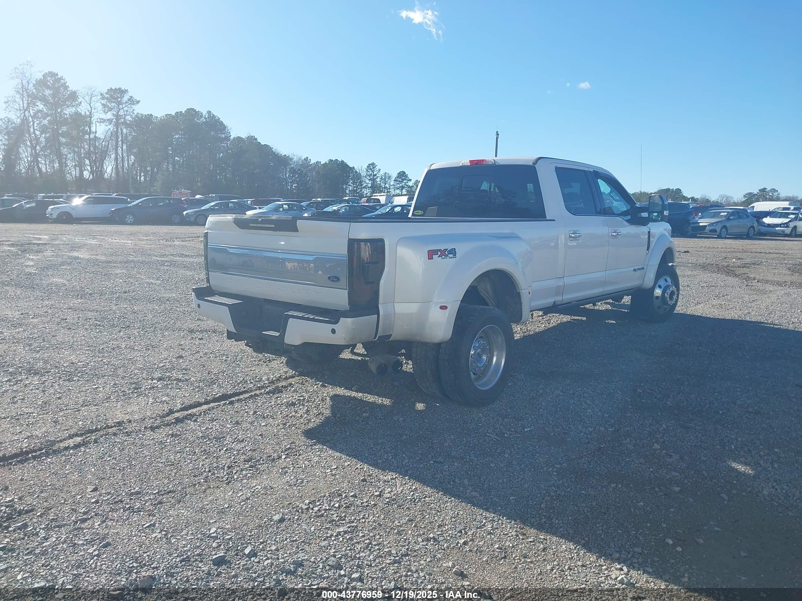 FORD SUPER image 4
