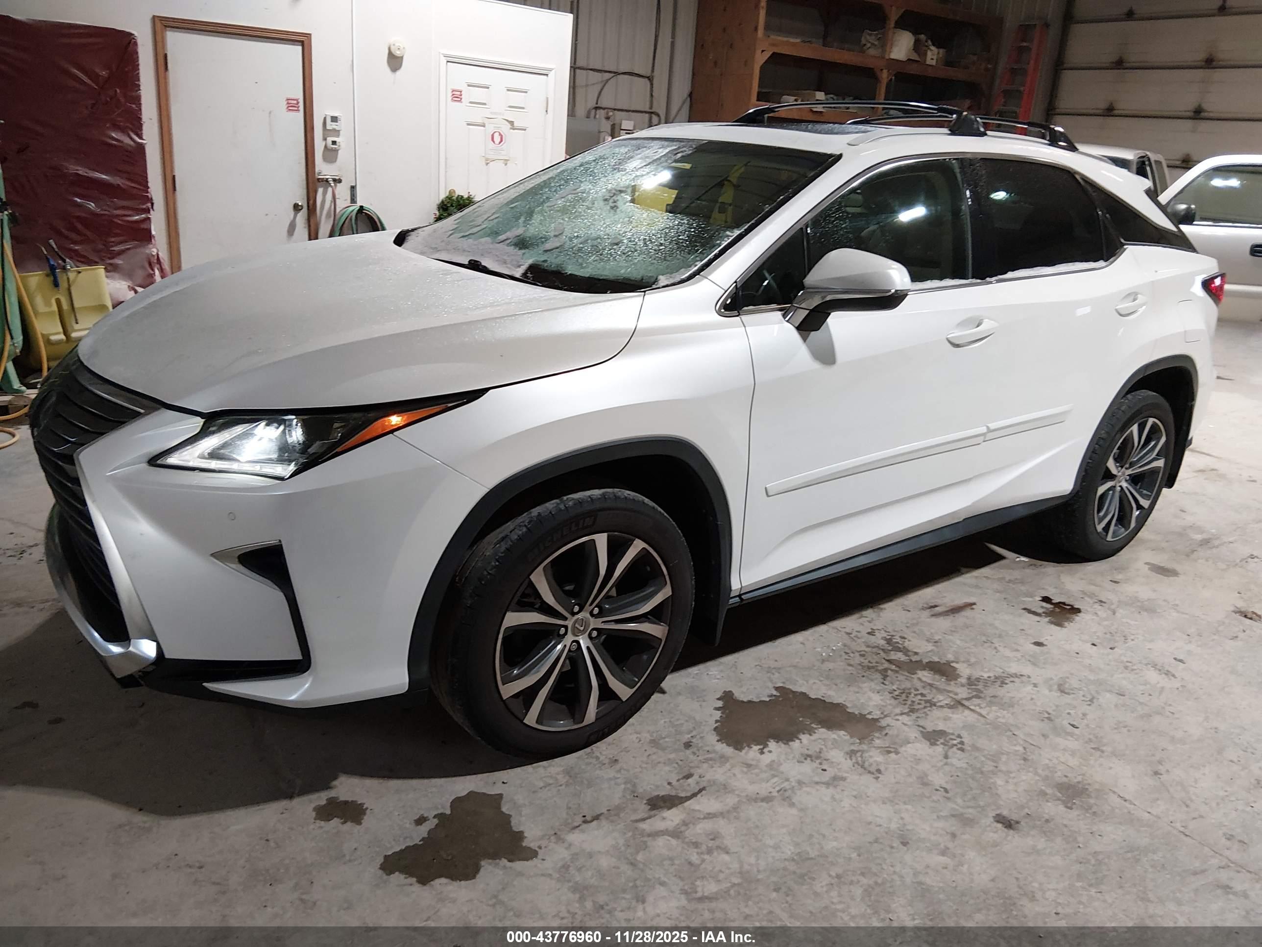 LEXUS RX image 2