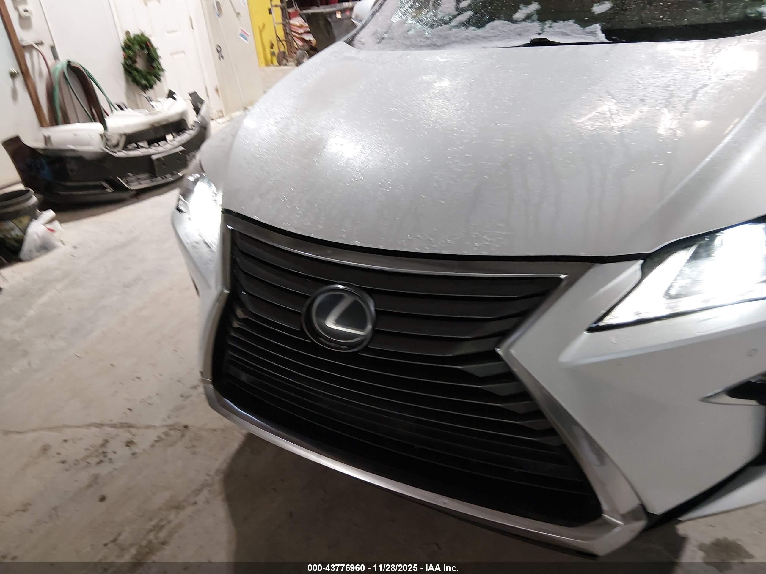 LEXUS RX image 6