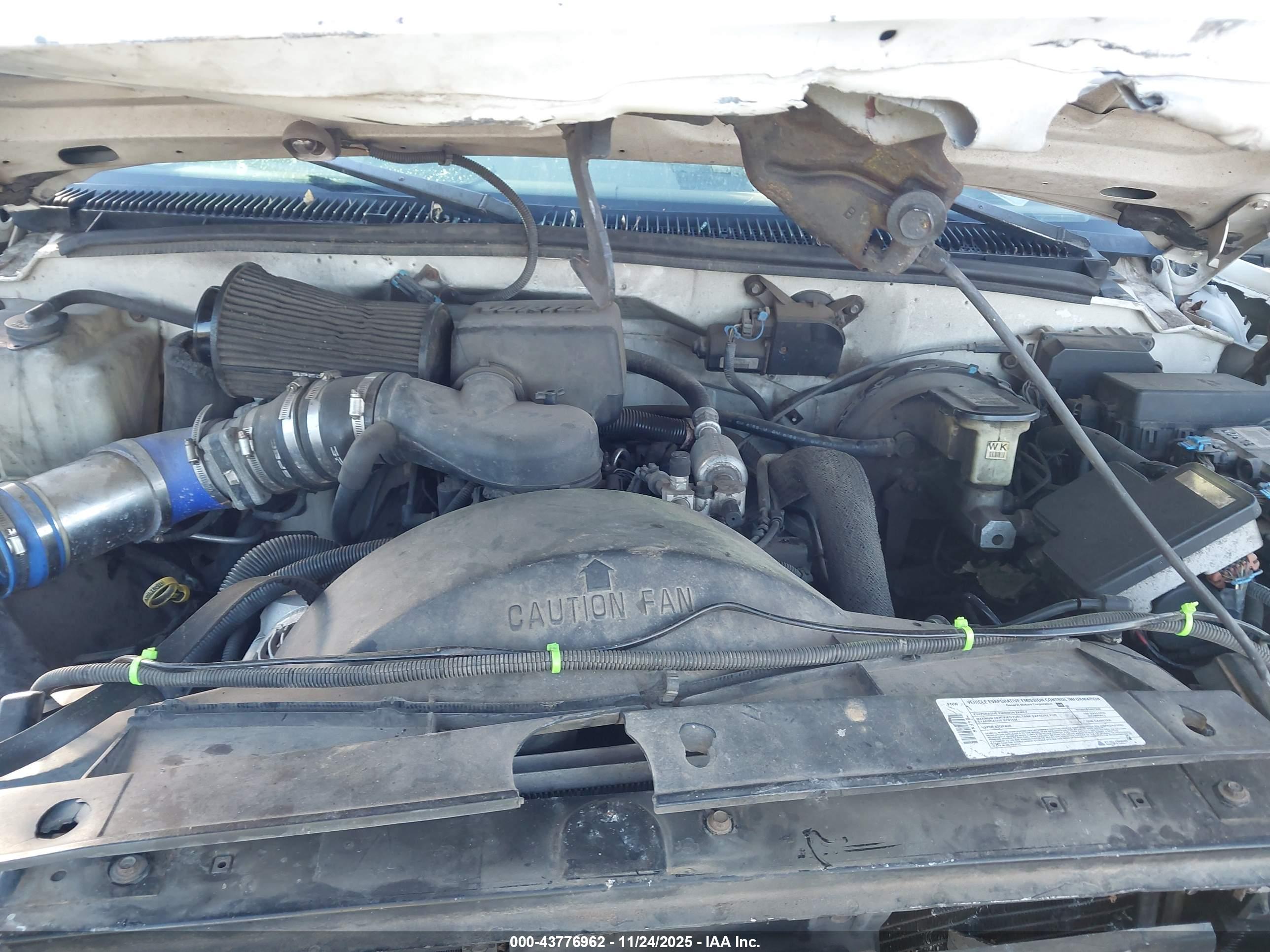 CHEVROLET K2500 image 10