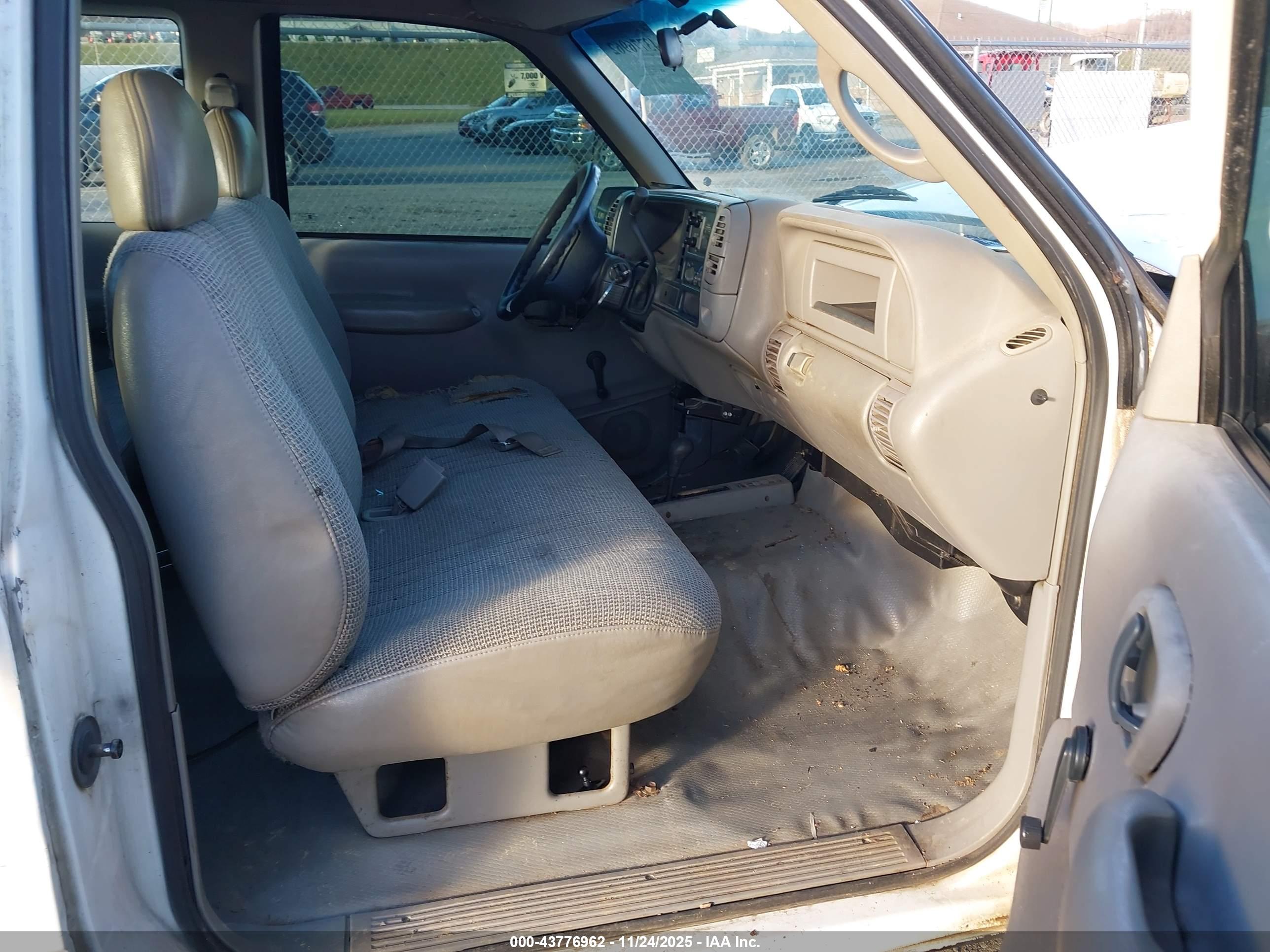 CHEVROLET K2500 image 5