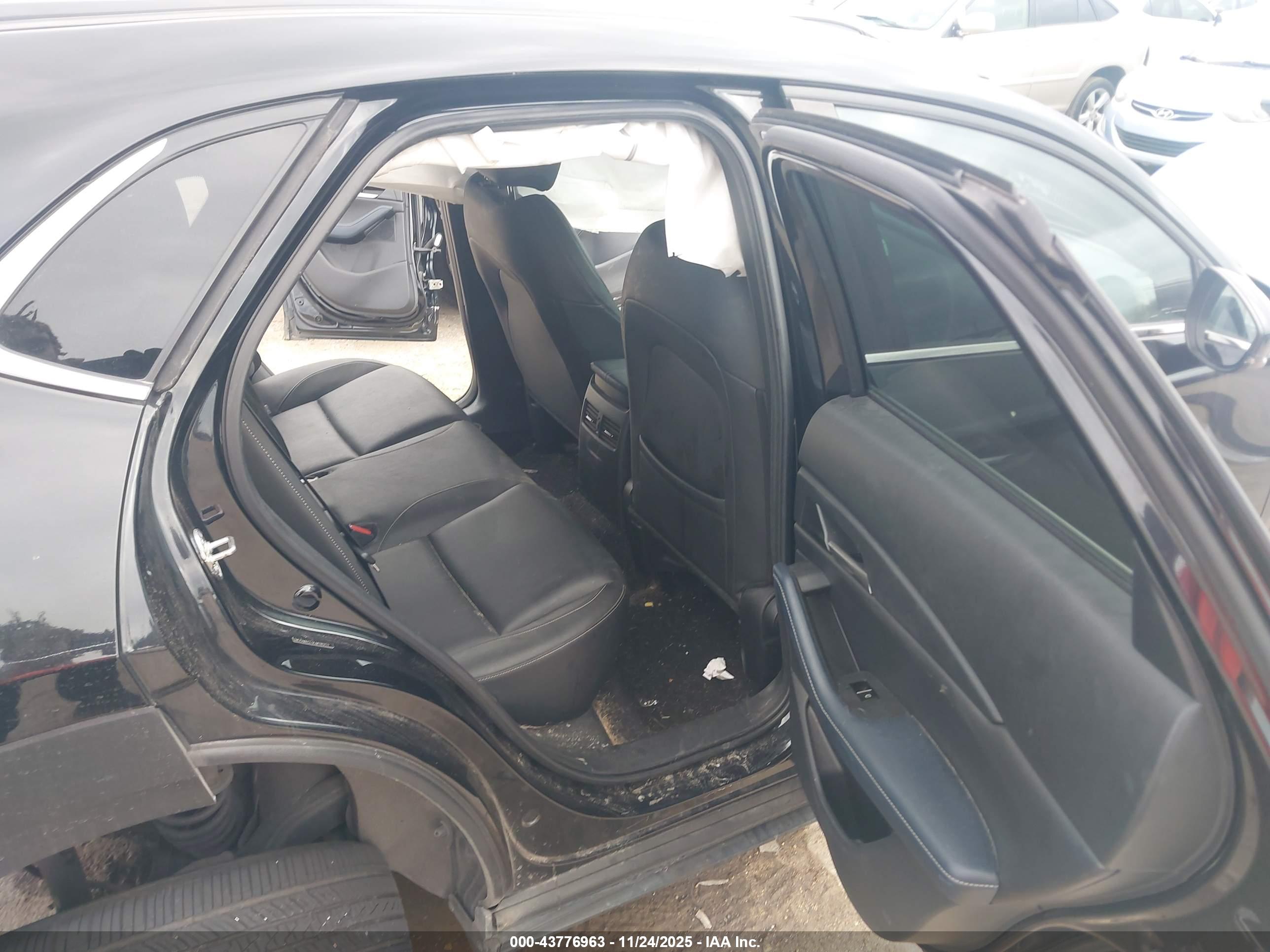 MAZDA CX-30 image 8