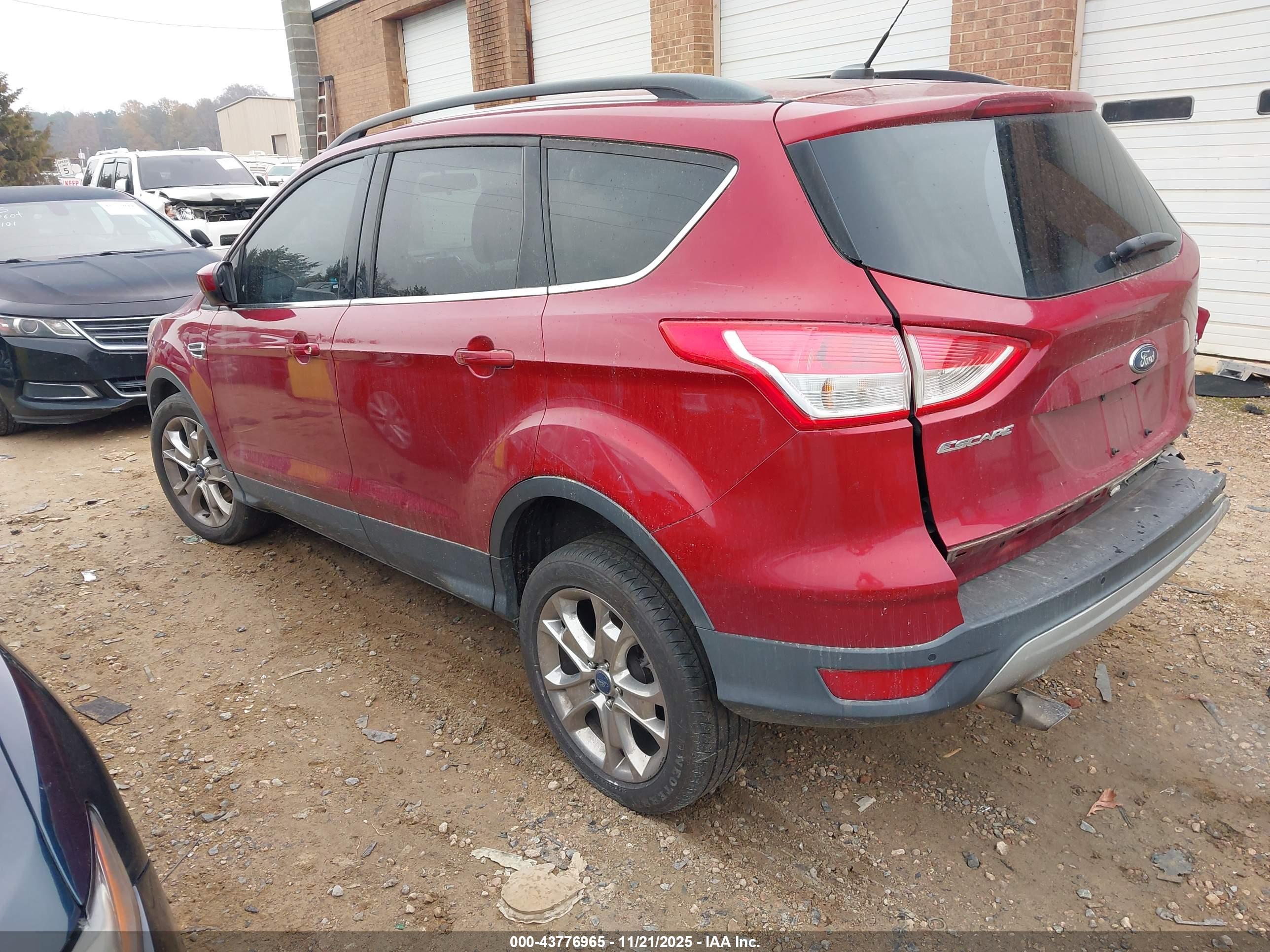 FORD ESCAPE image 3