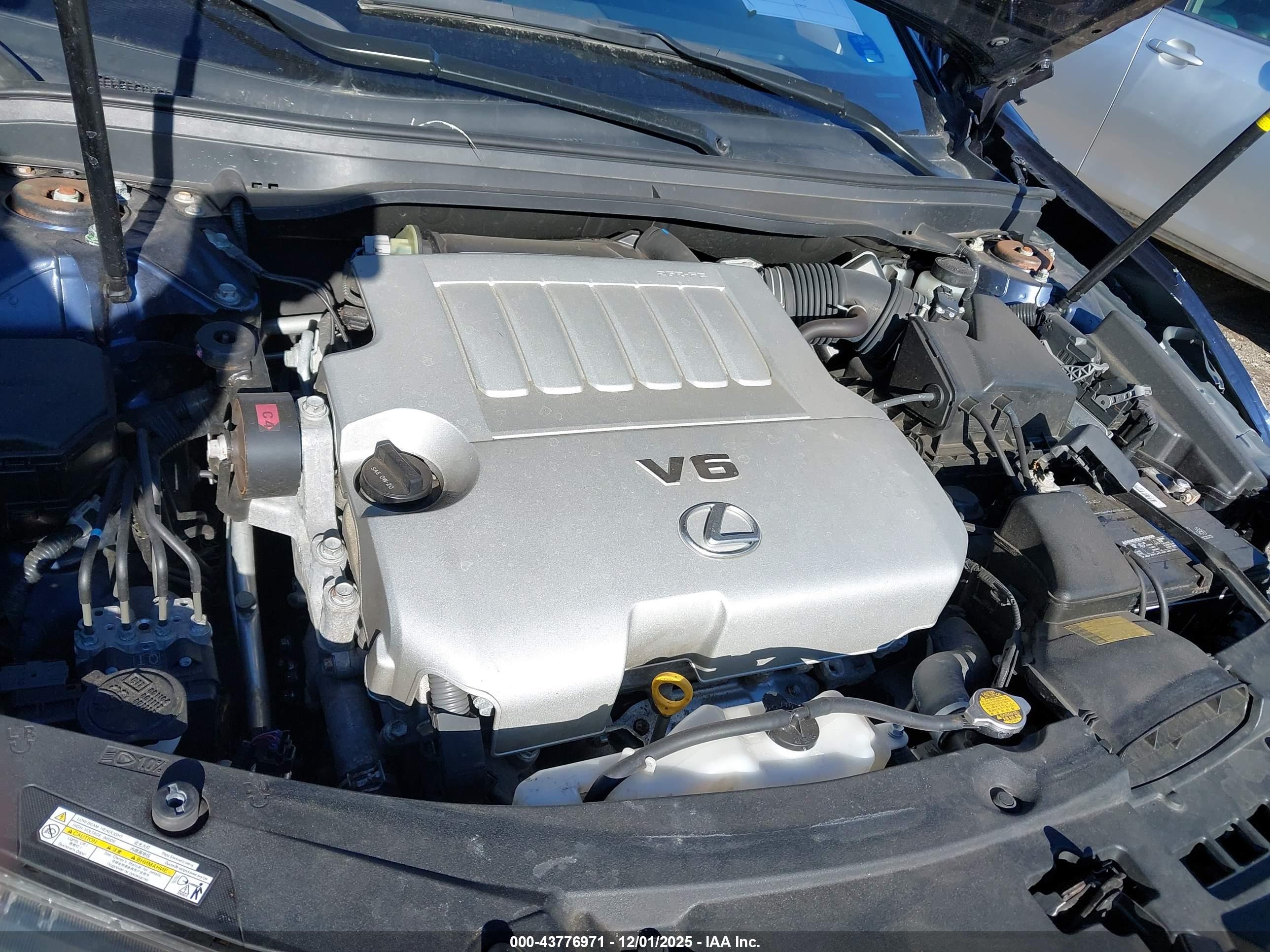 LEXUS ES image 10