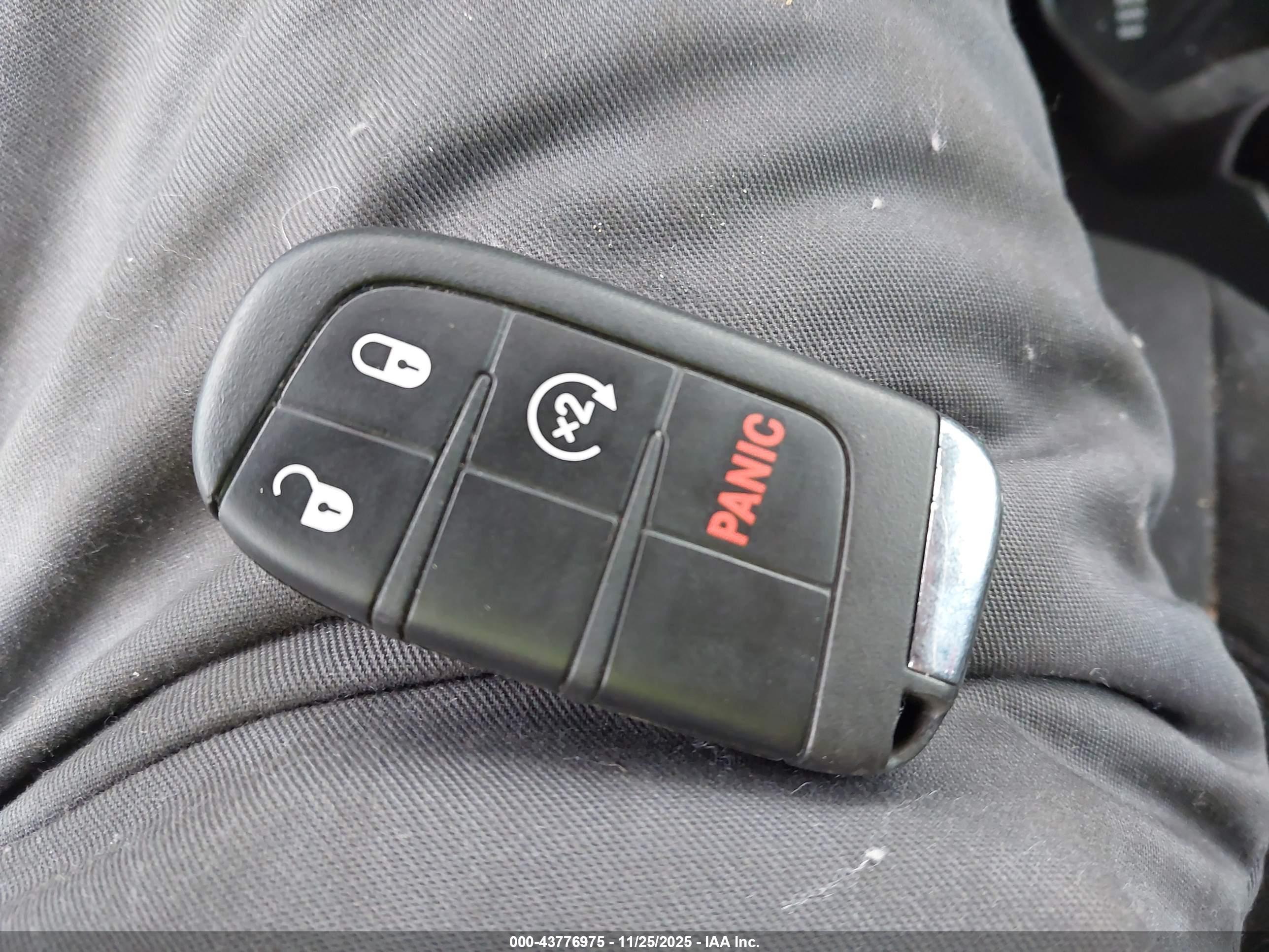 JEEP RENEGADE image 11