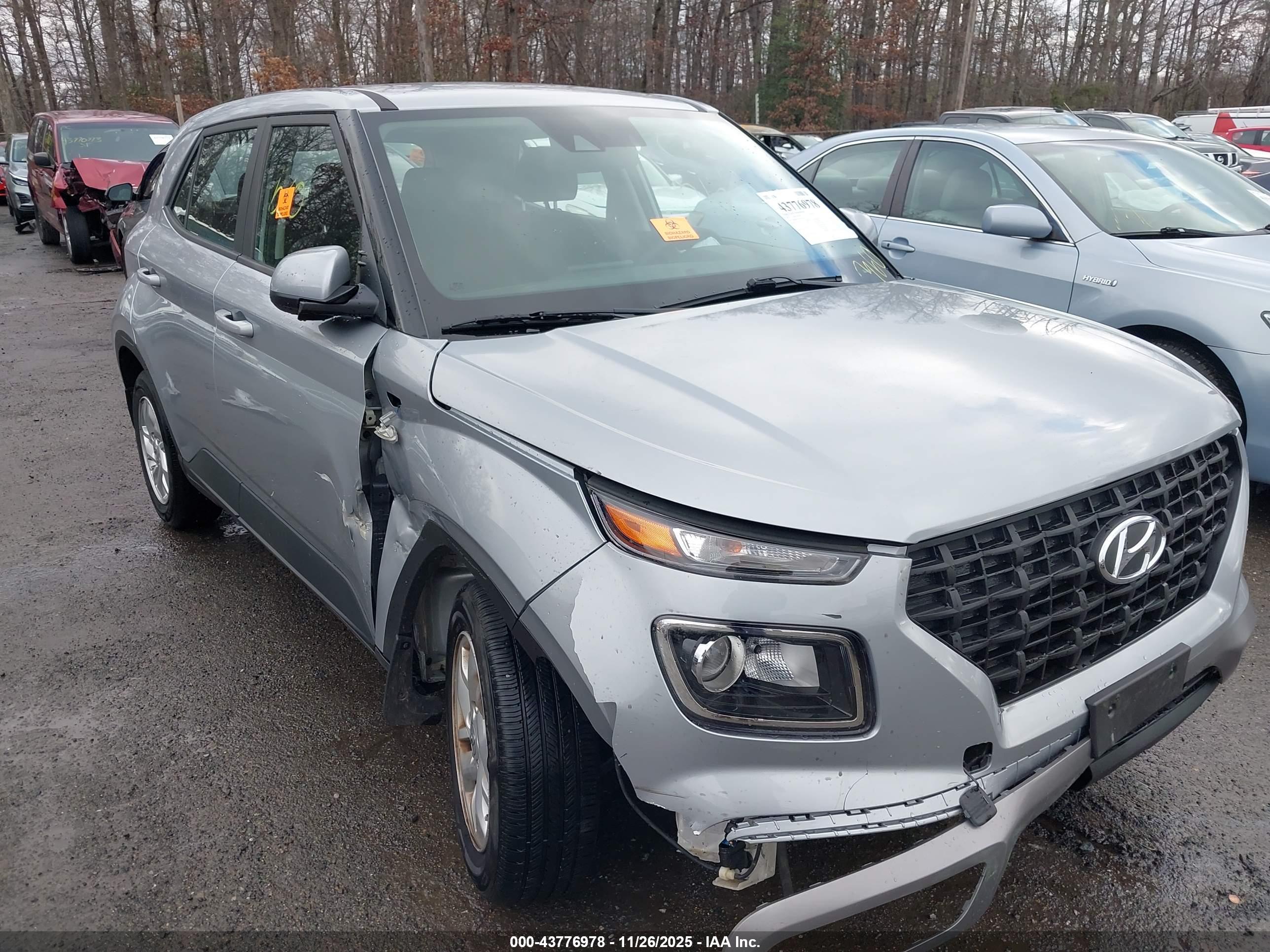 HYUNDAI VENUE image 6
