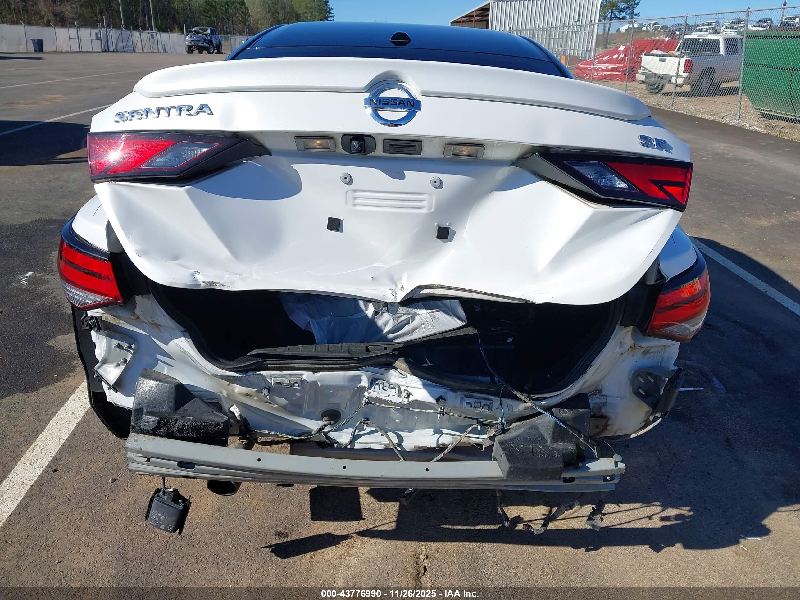 NISSAN SENTRA image 6