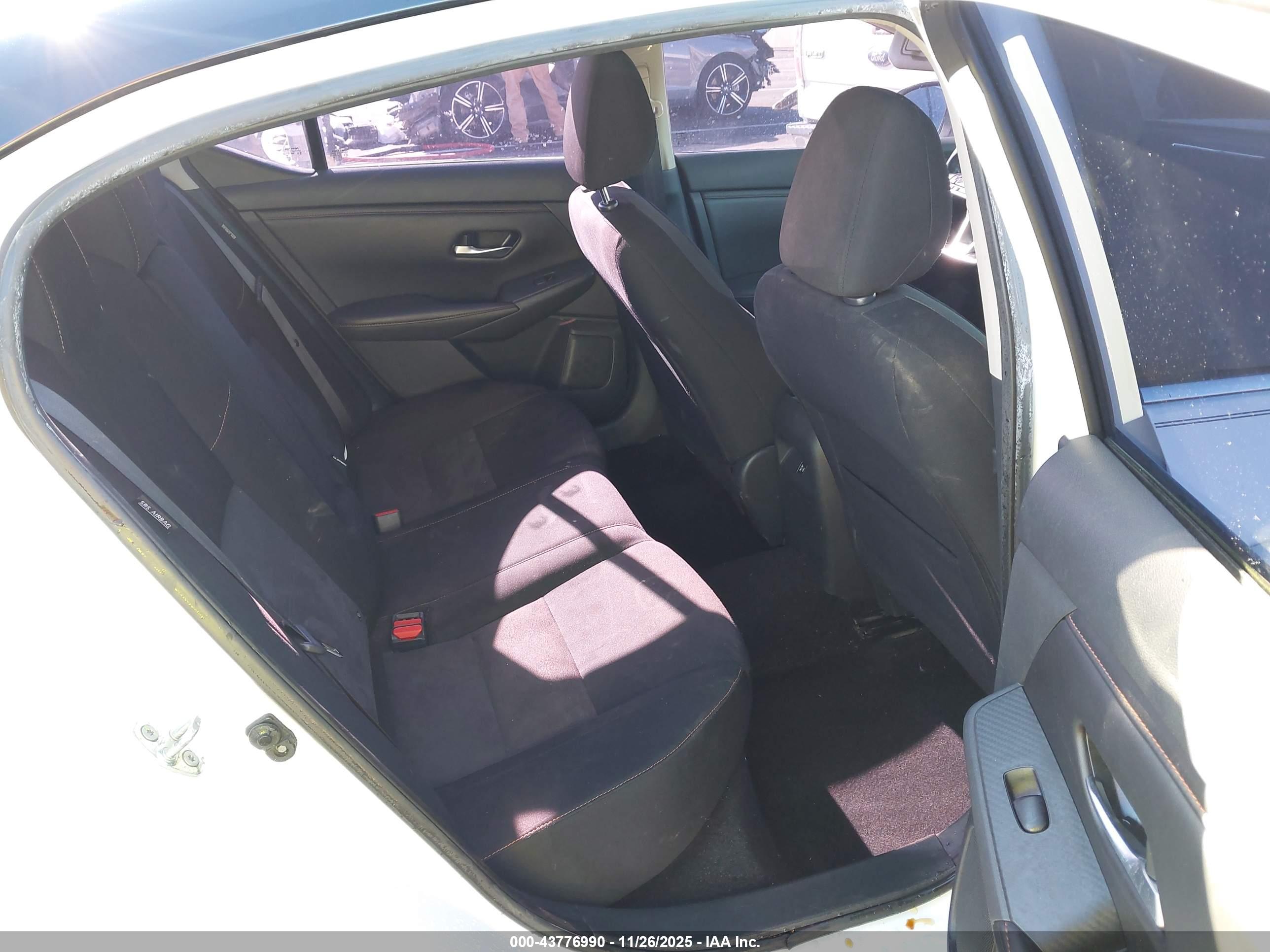 NISSAN SENTRA image 8