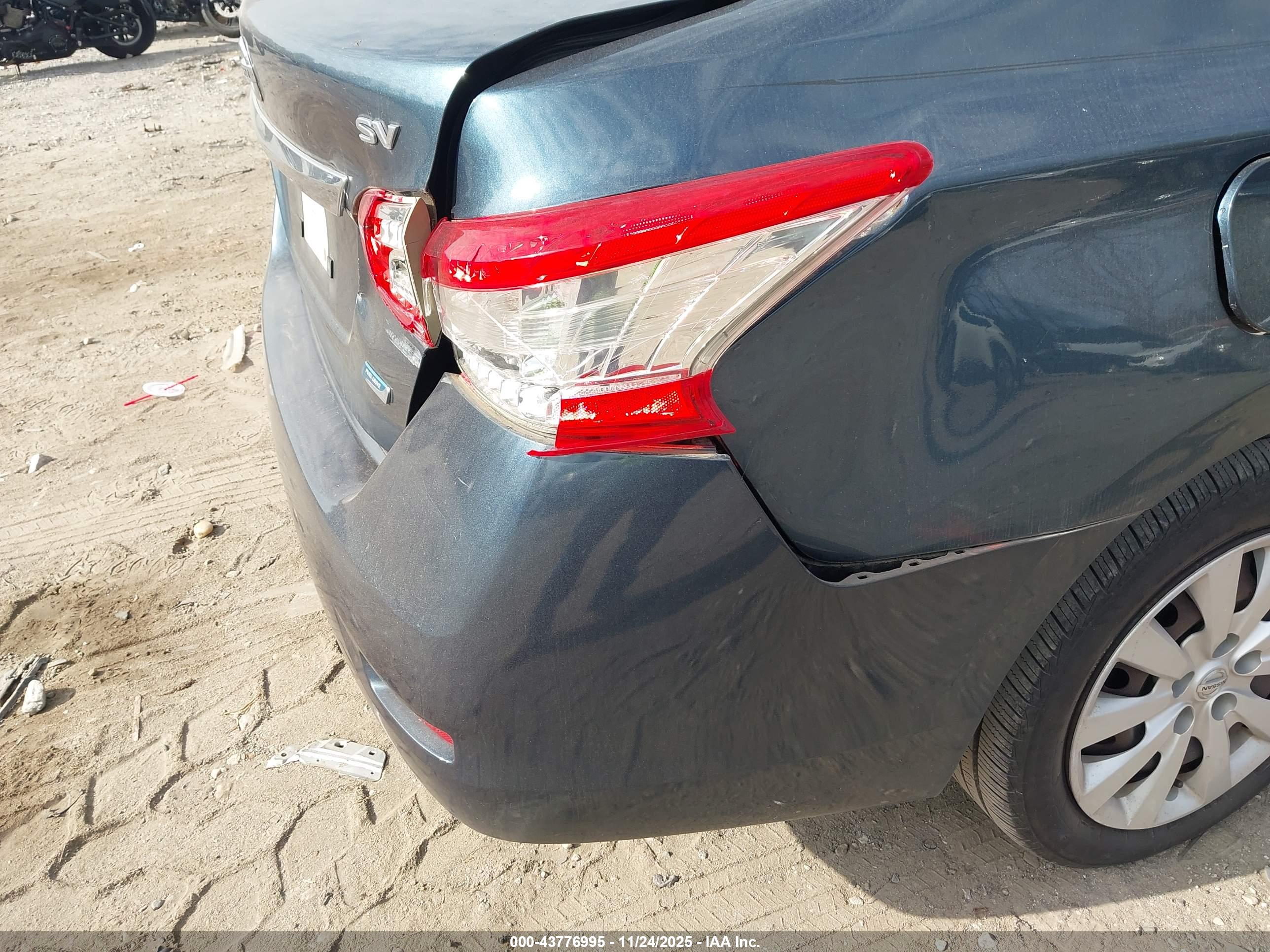NISSAN SENTRA image 6