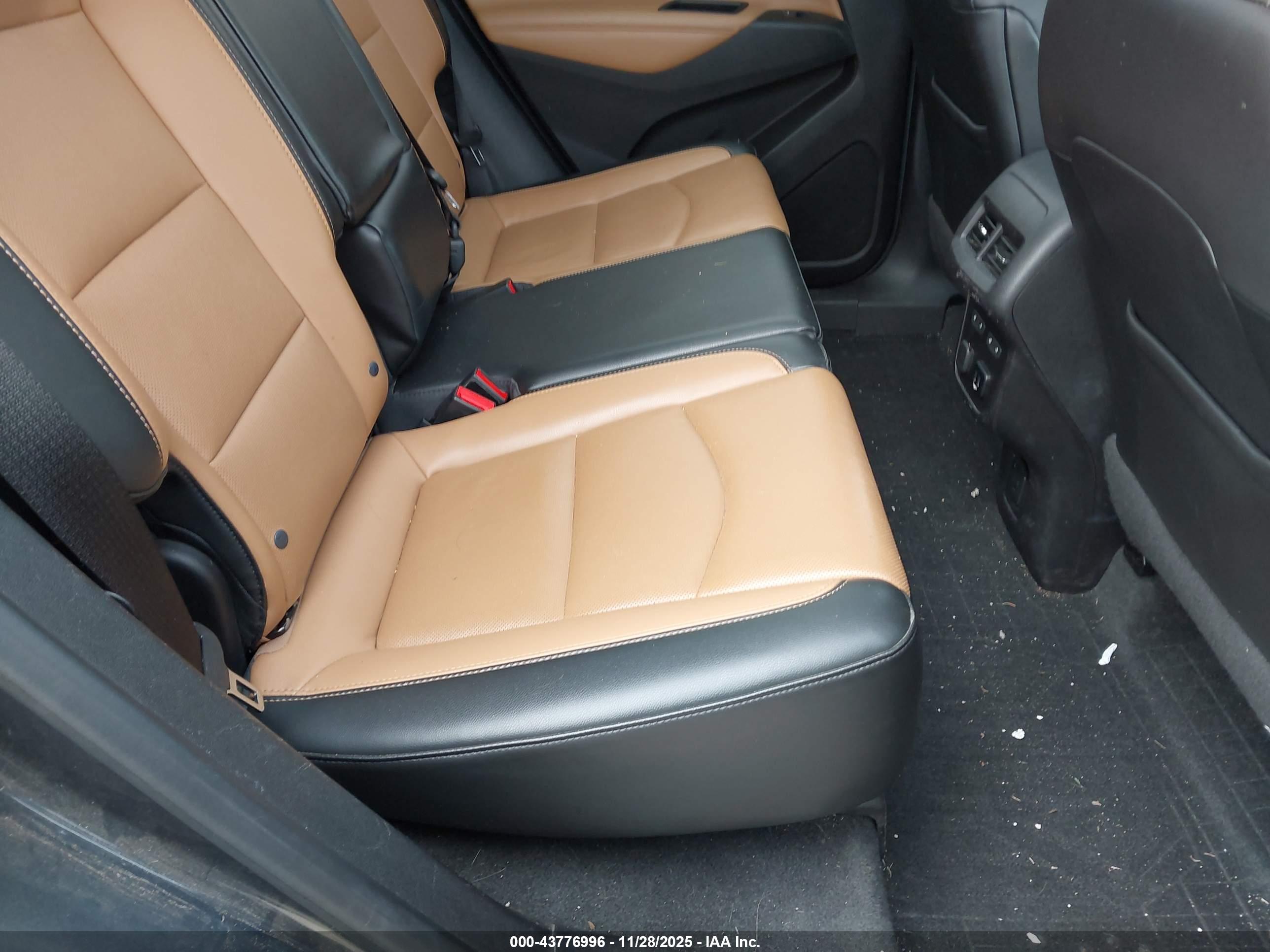 CHEVROLET EQUINOX image 8