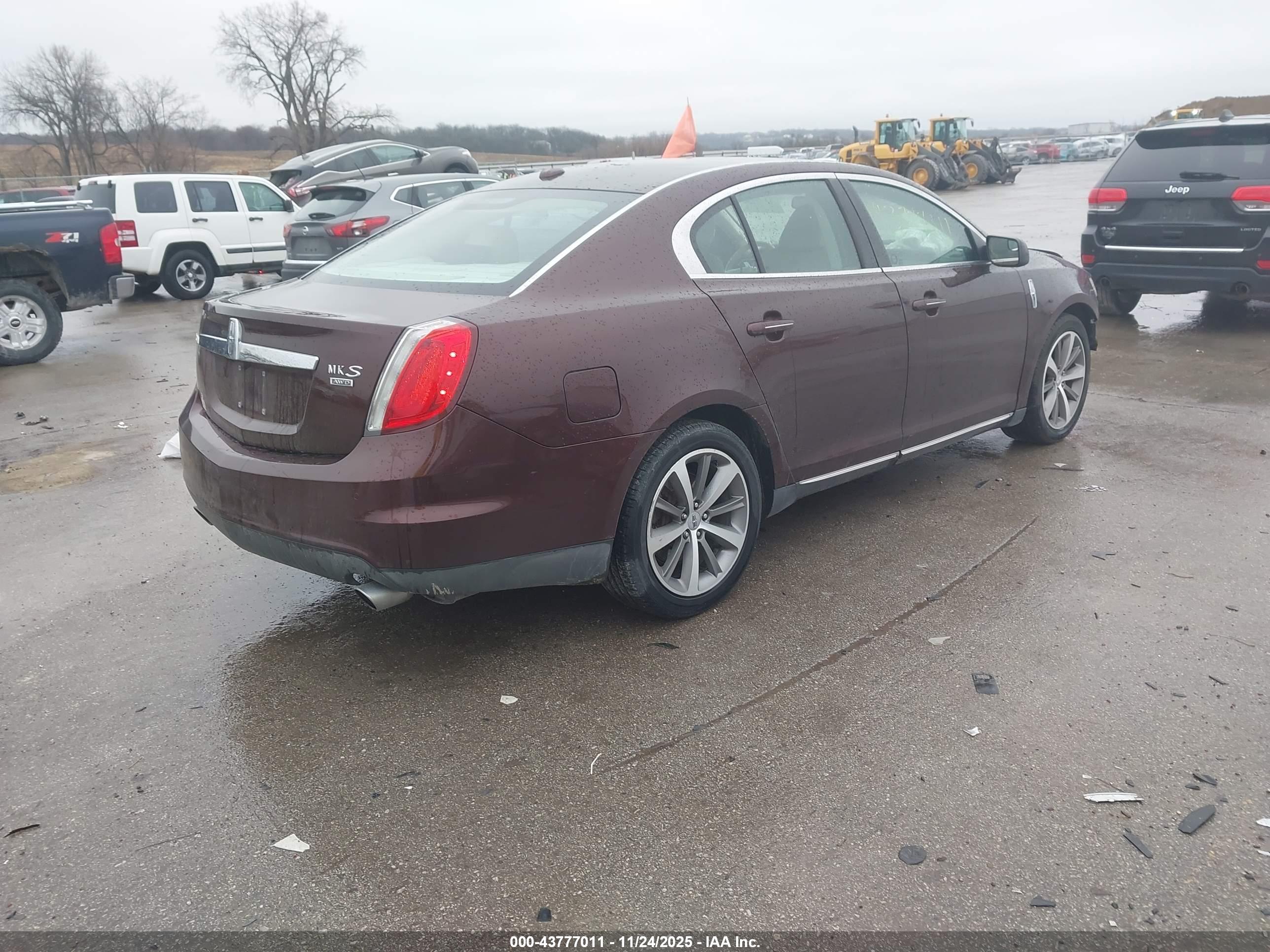LINCOLN MKS image 4