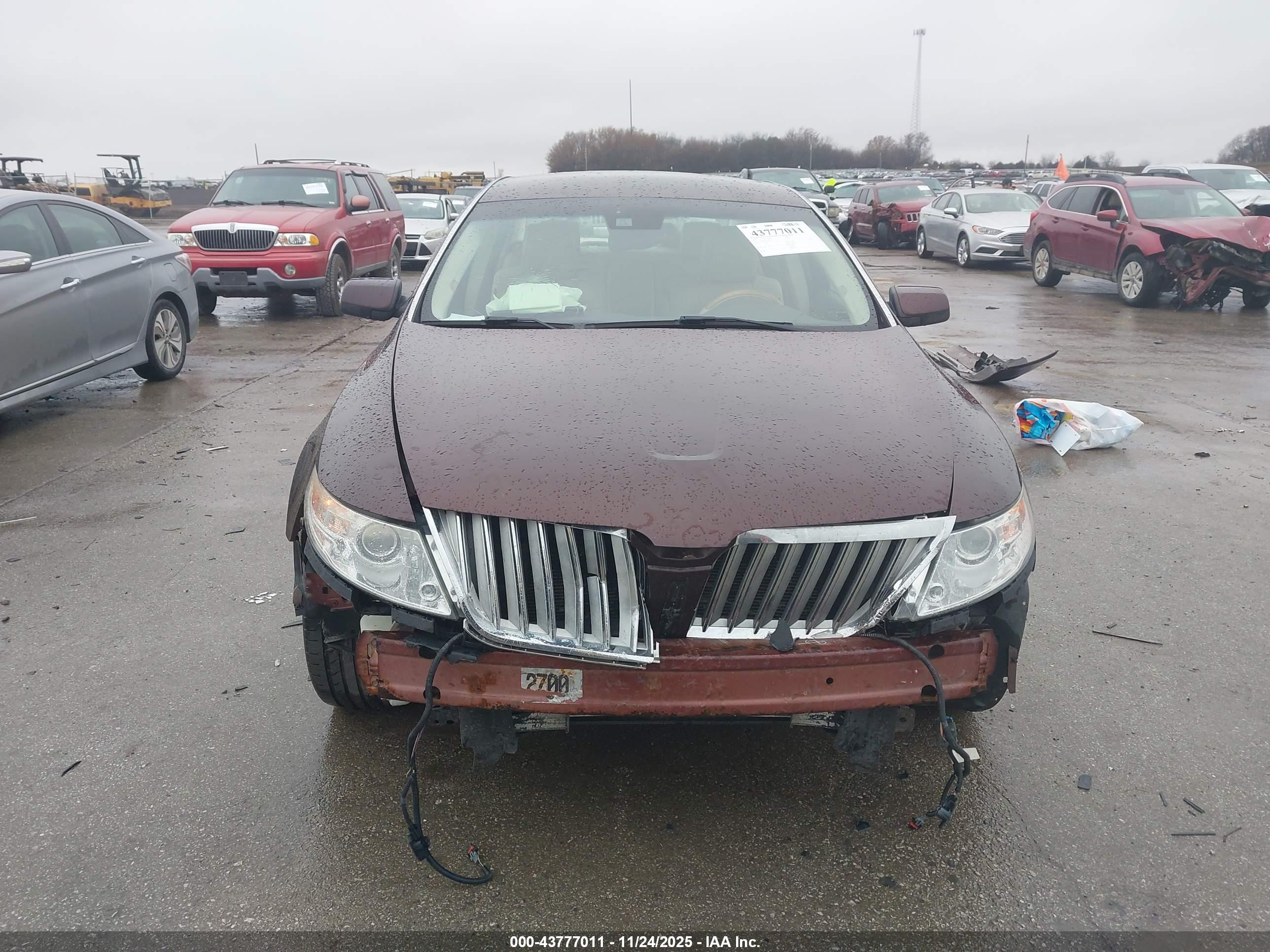 LINCOLN MKS image 6