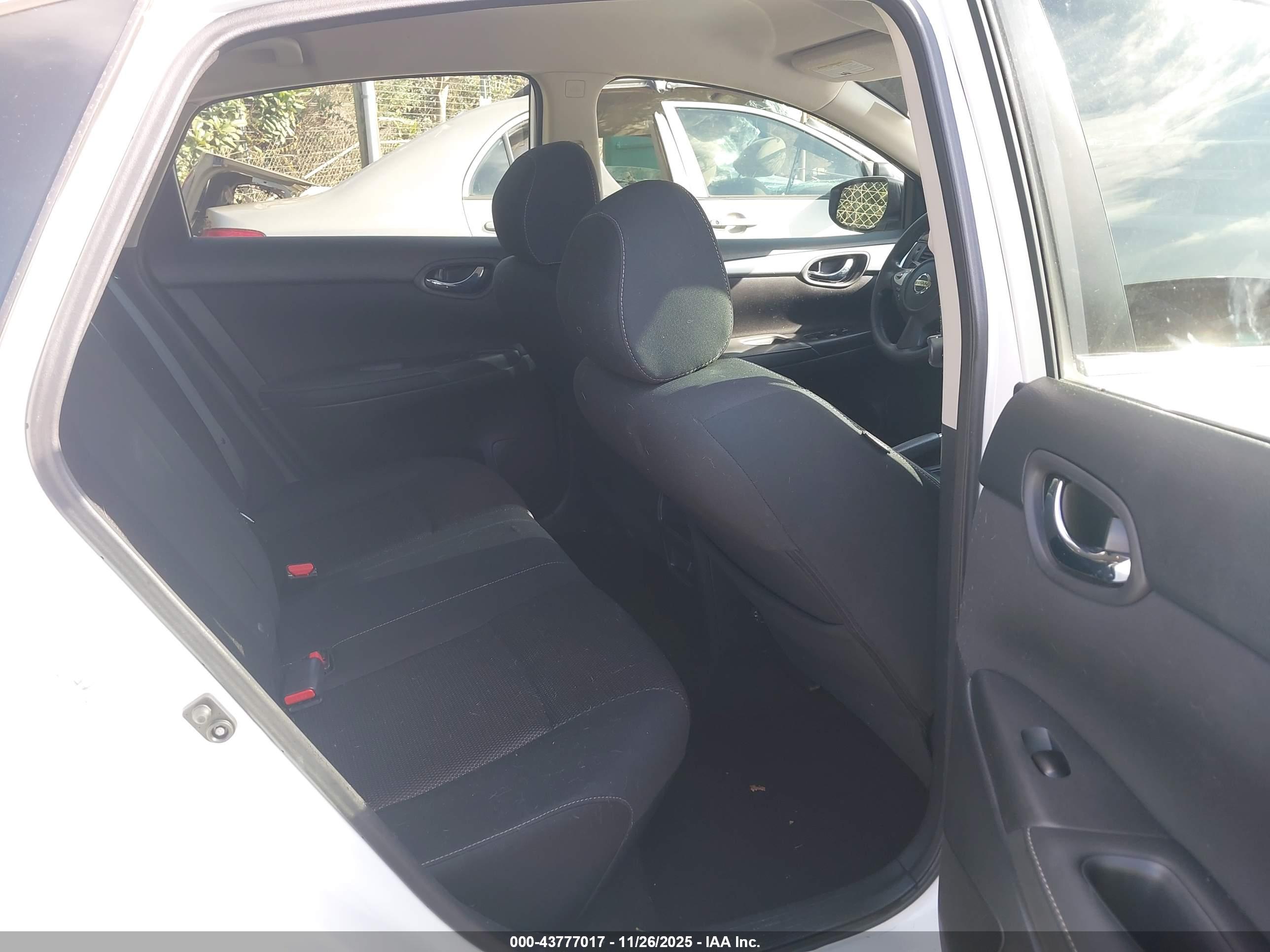 NISSAN SENTRA image 8