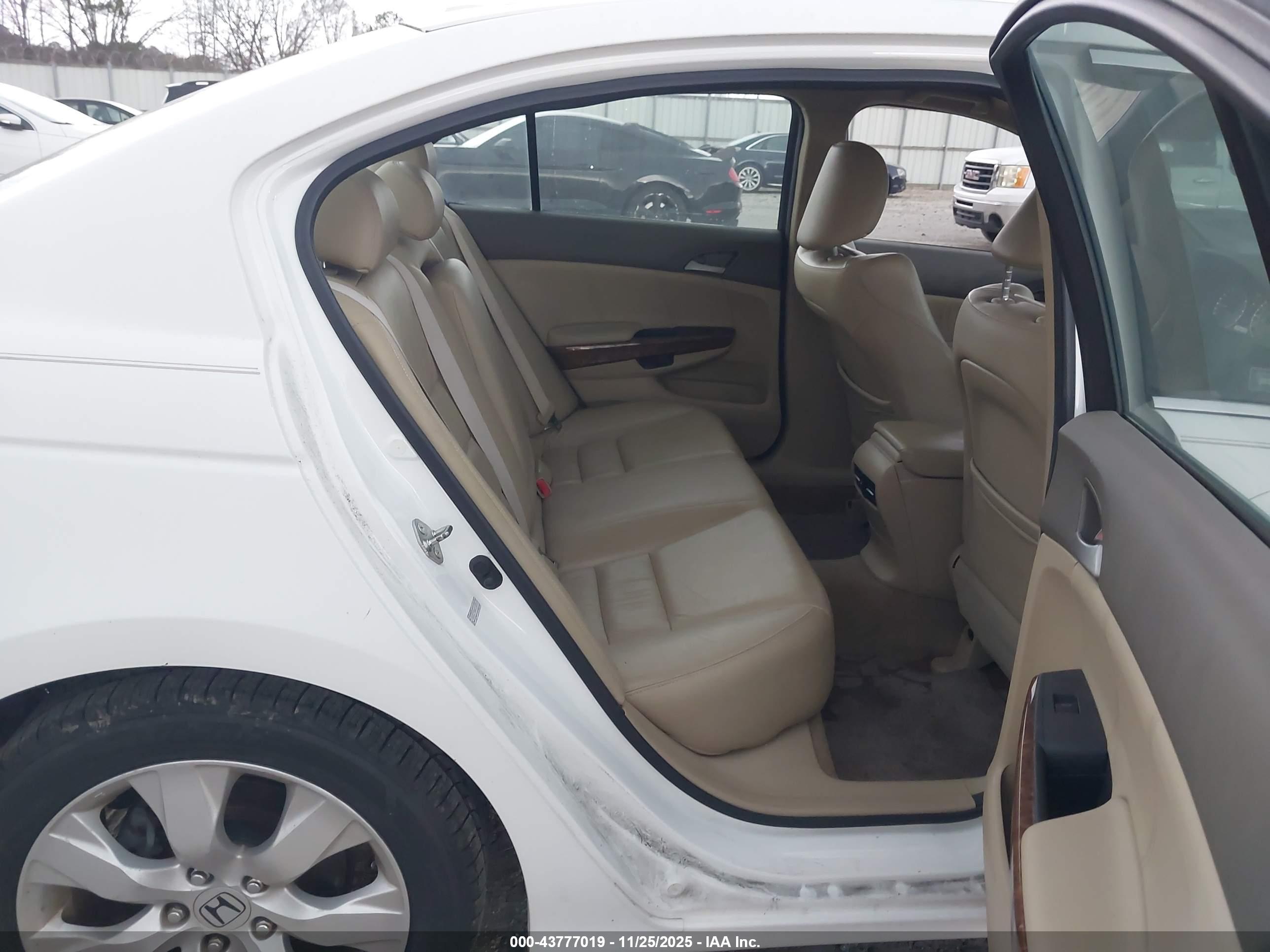 HONDA ACCORD image 8