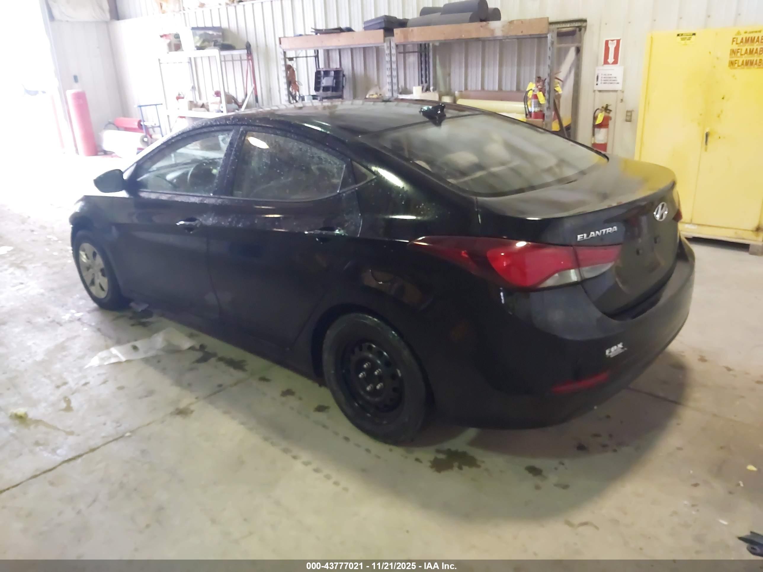 HYUNDAI ELANTRA image 3