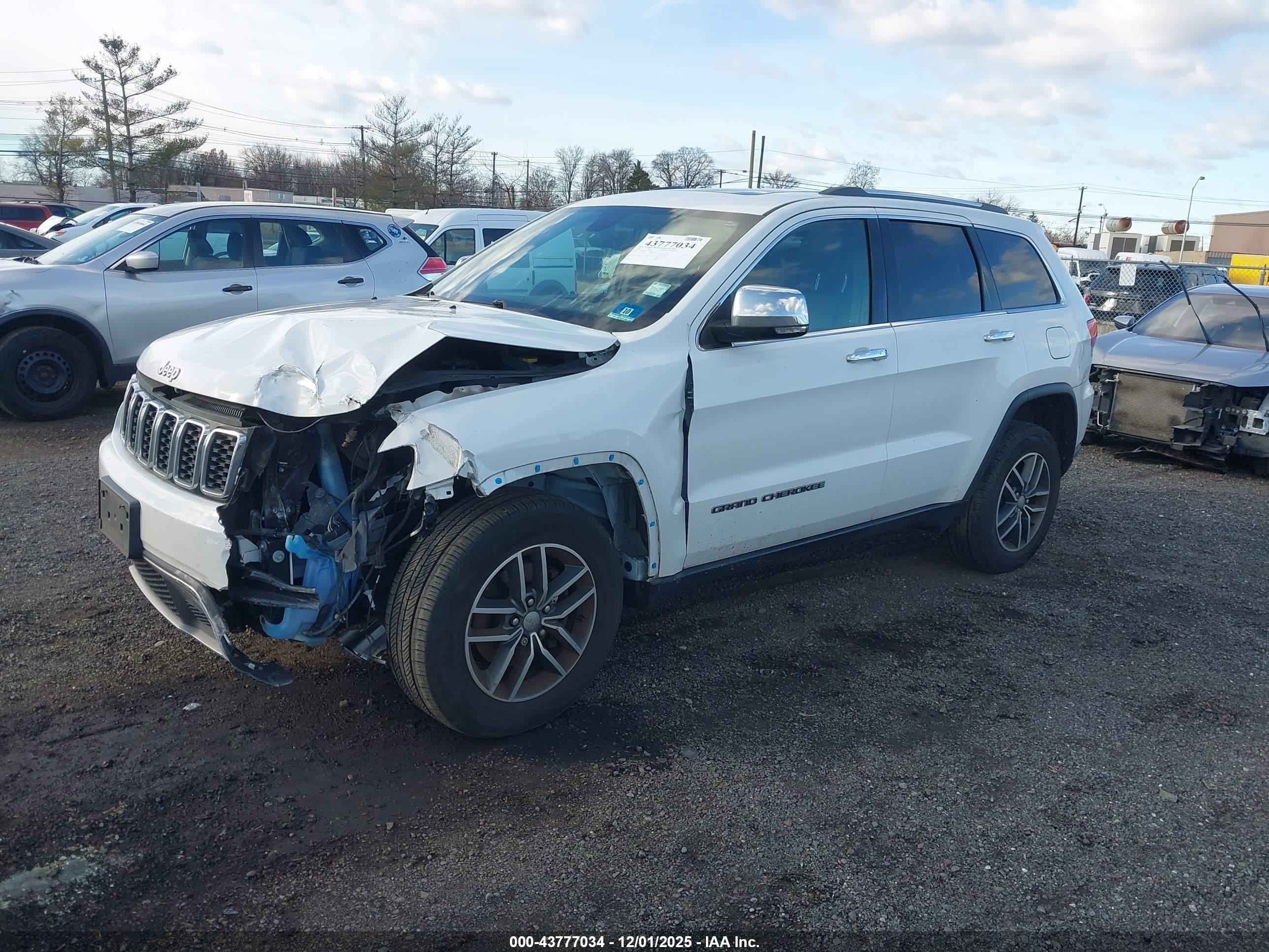 JEEP GRAND image 2